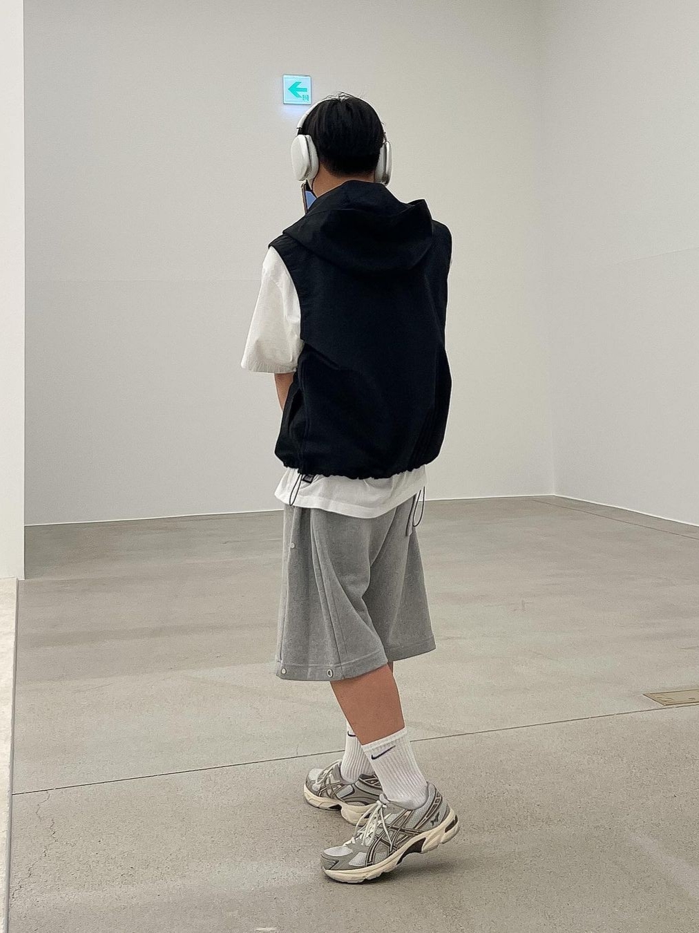 Apple AirPods Max Lightning Silver (Korean Ver.), Asics x I4P Gel-1130 Glacier Grey Mink 착용 스타일 - 2