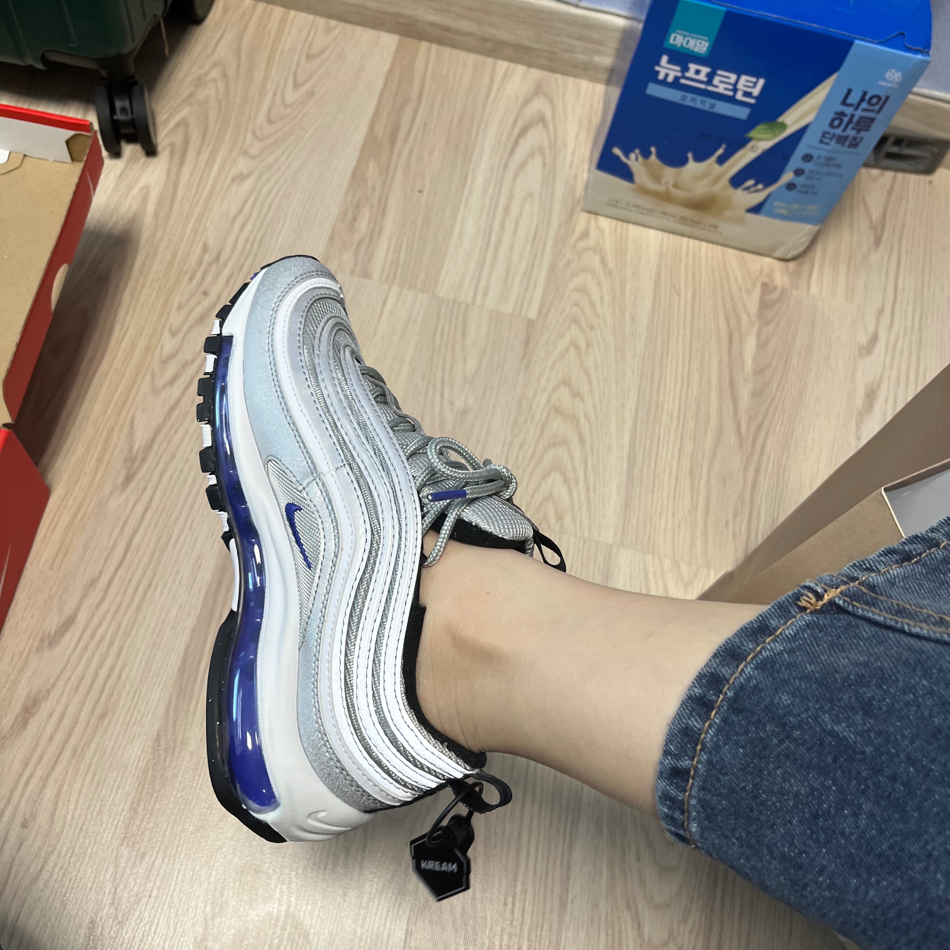 (GS) Nike Air Max 97 Silver Blue 착용 스타일 - 2