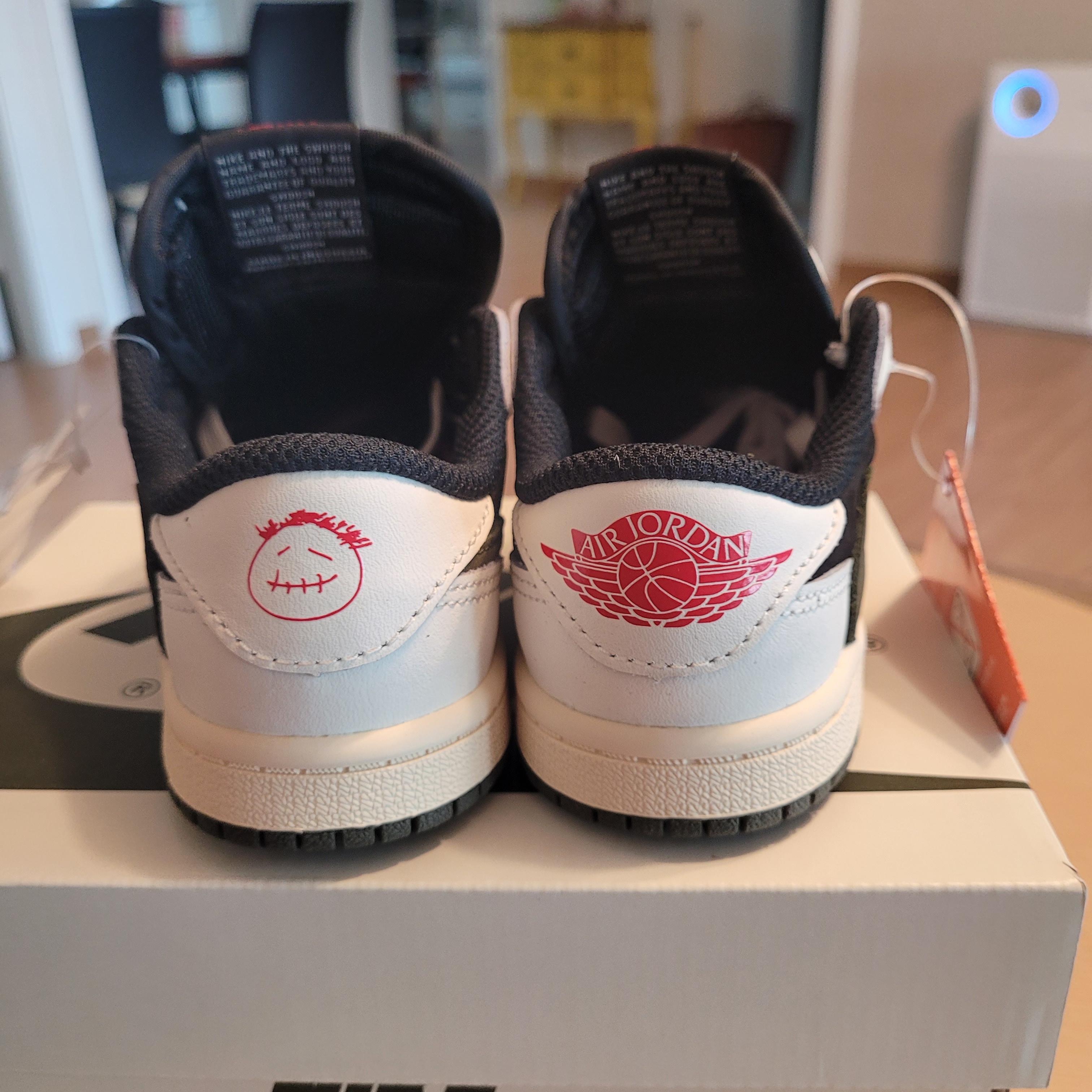 (TD) Jordan 1 x Travis Scott Retro Low OG SP Medium Olive 착용 스타일 - 4