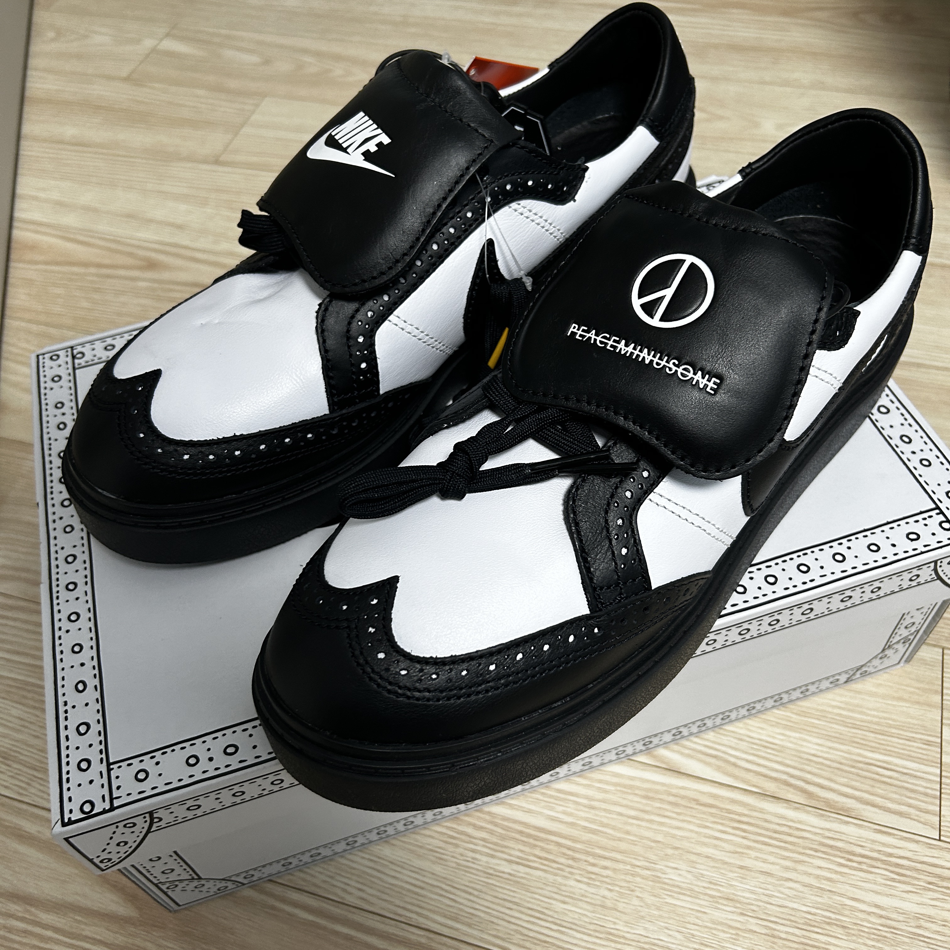 Nike x Peaceminusone Kwondo1 Black and White 착용 스타일 - 1