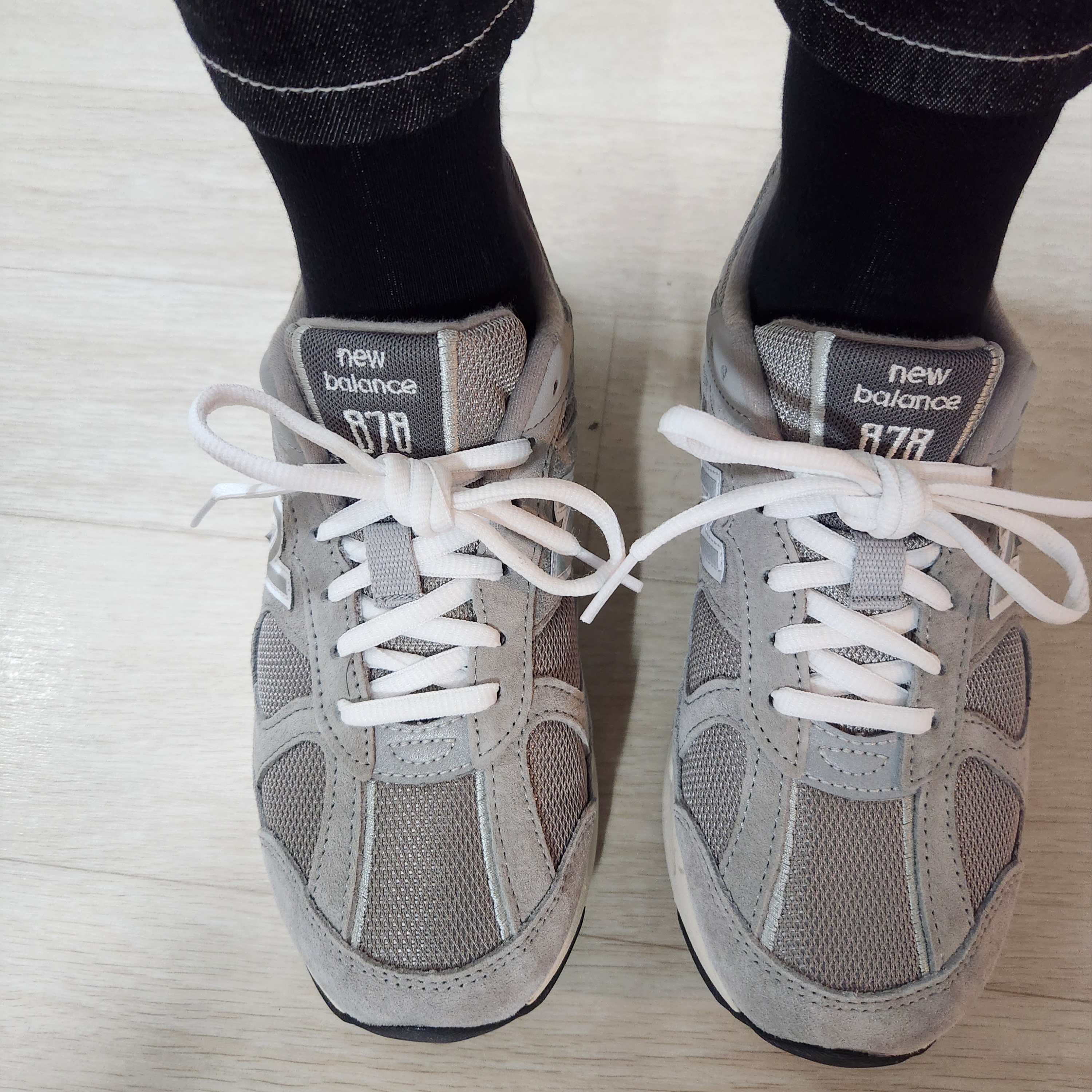 New Balance 878 Gray 착용 스타일