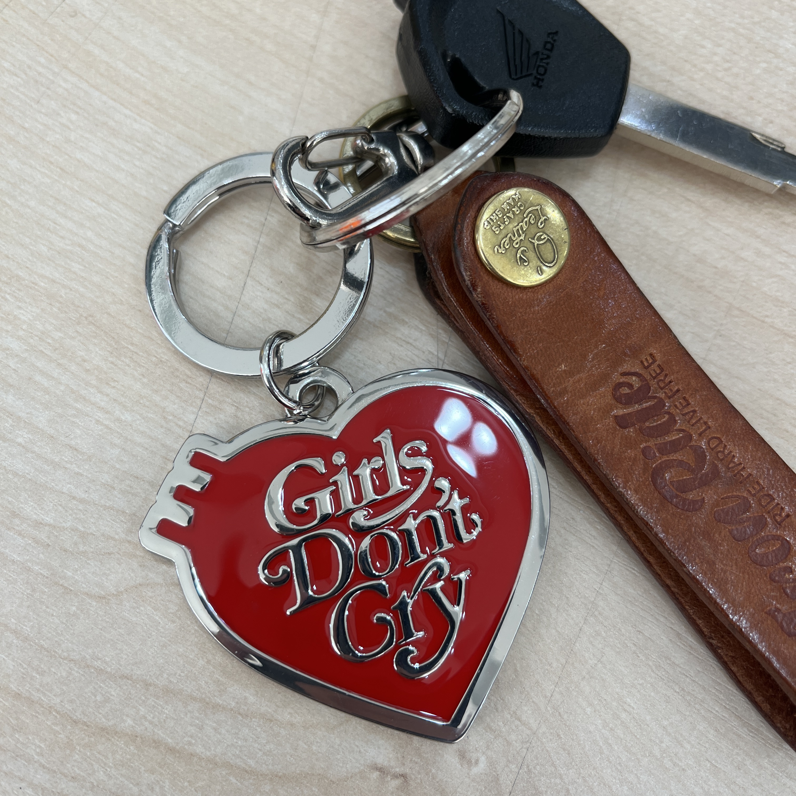 Human Made x Verdy Girls Don't Cry Keyring Red 착용 스타일