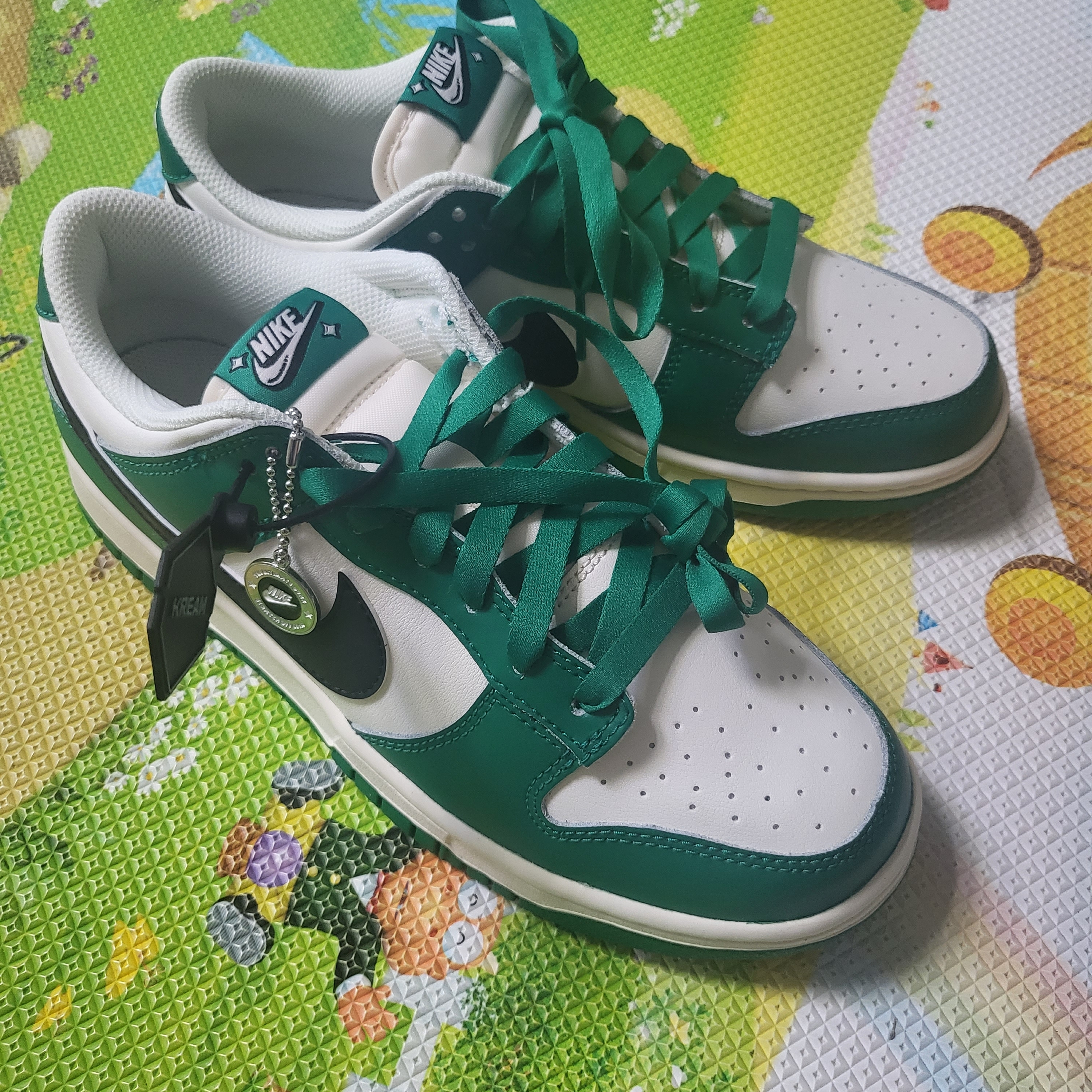 Nike Dunk Low Retro SE Jackpot Malachite 착용 스타일 - 2