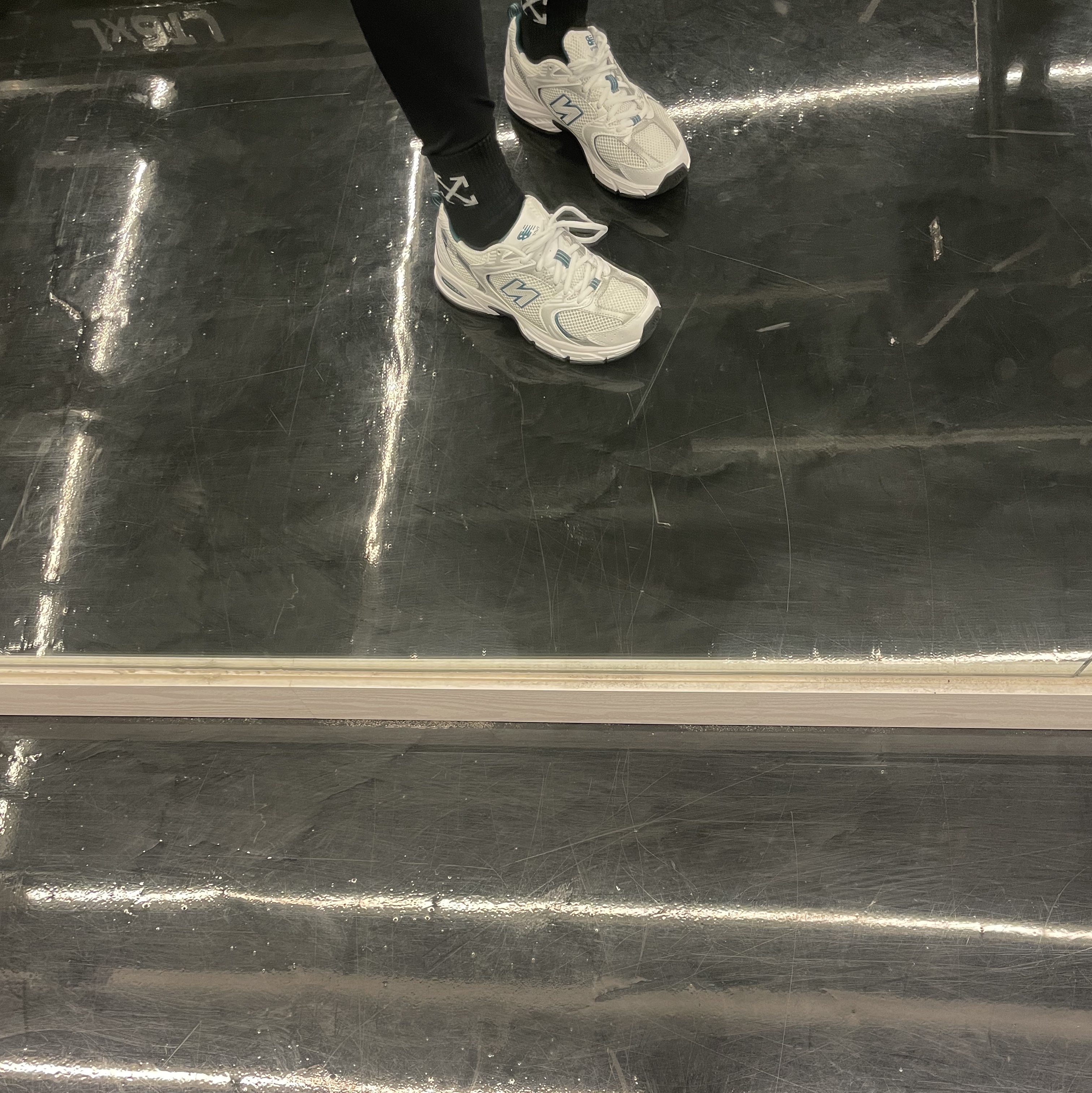 New Balance 530 White Mint 착용 스타일