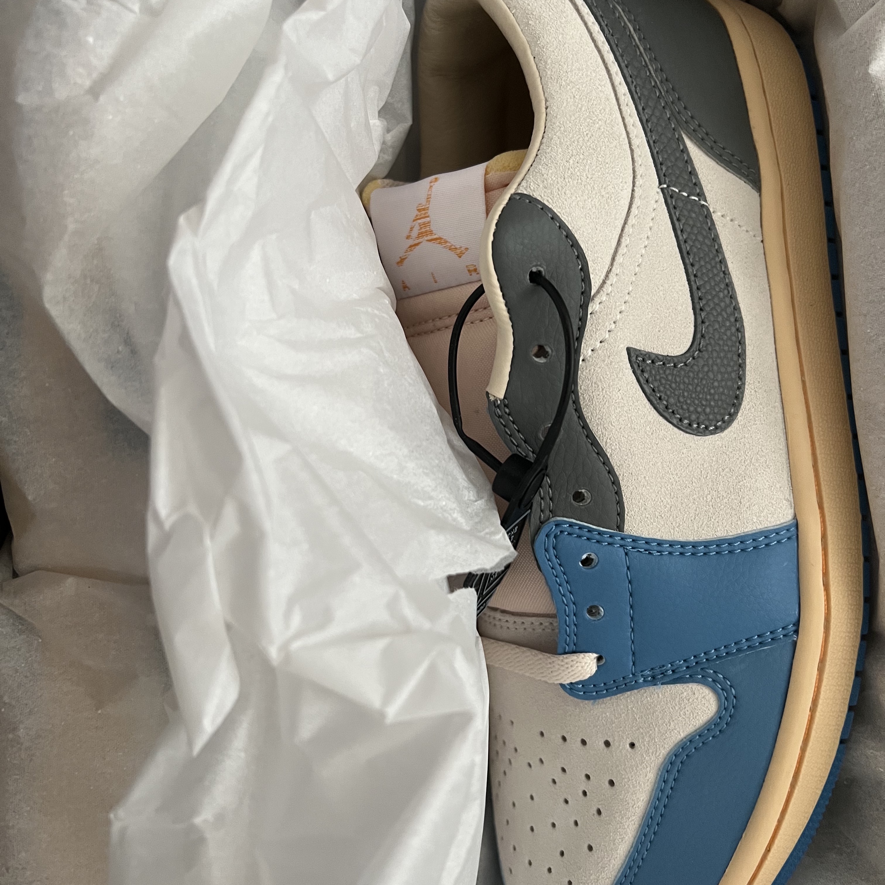 Jordan 1 Low SE Tokyo 96 착용 스타일