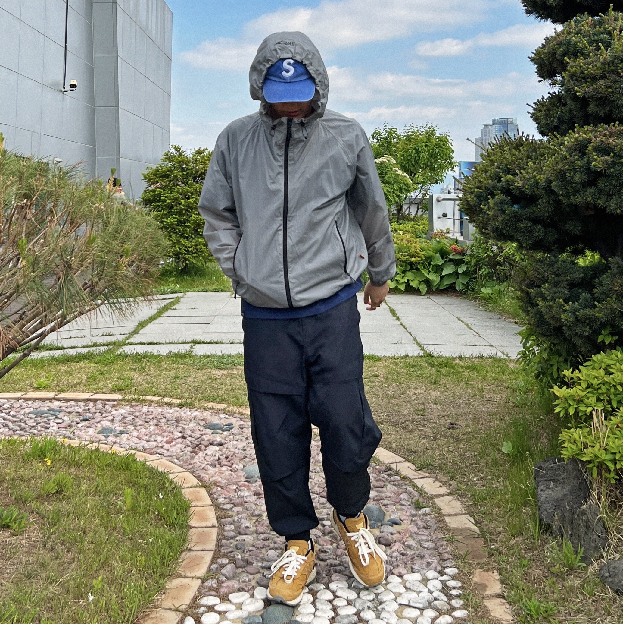 New Balance 992 Made in USA Brown, Supreme Pigment Print S Logo 6-Panel Royal - 20SS 착용 스타일 - 1