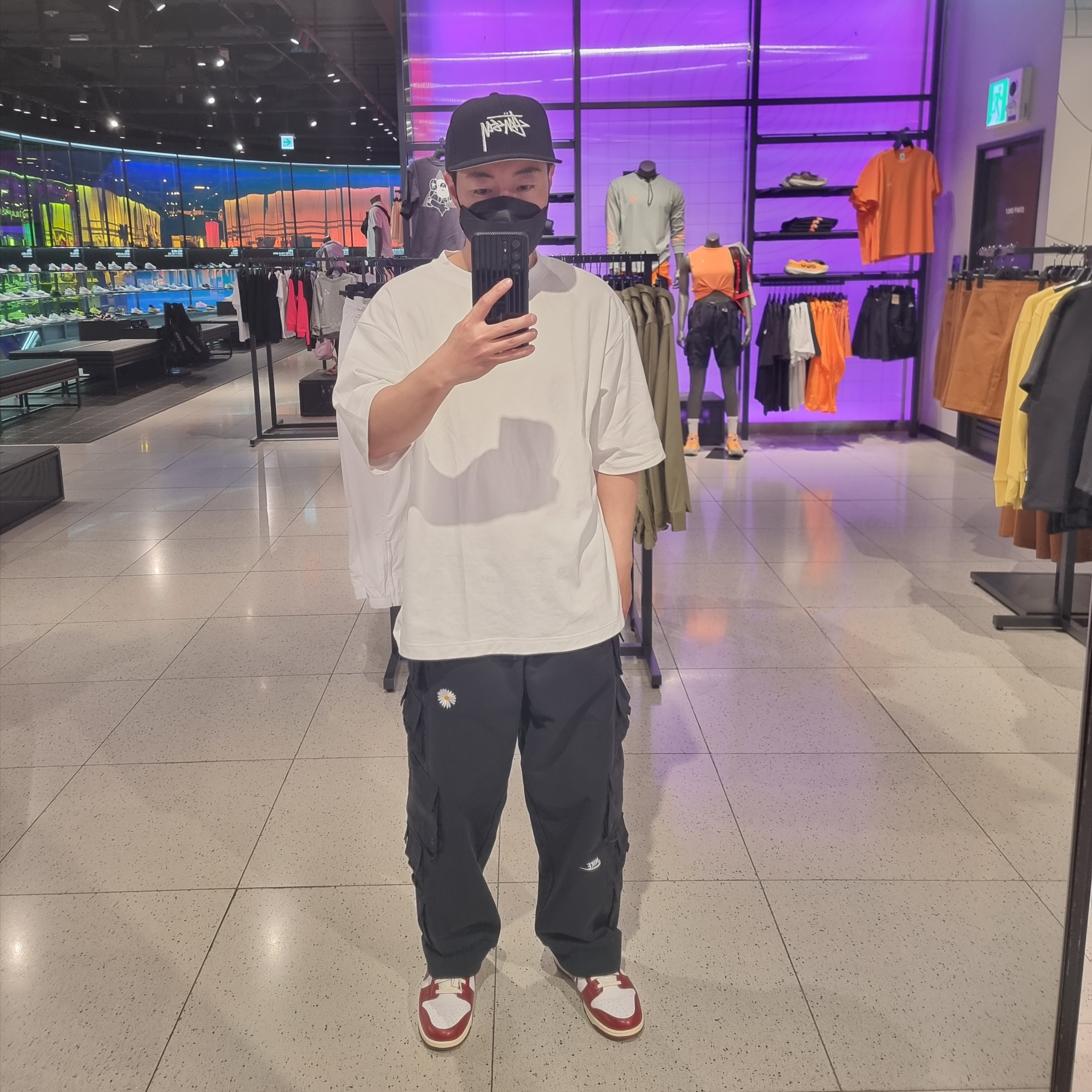 (W) Nike Dunk Low Retro PRM Team Red and White, Nike x Peaceminusone Wide Pants Black (DR0096-010) 착용 스타일 - 2