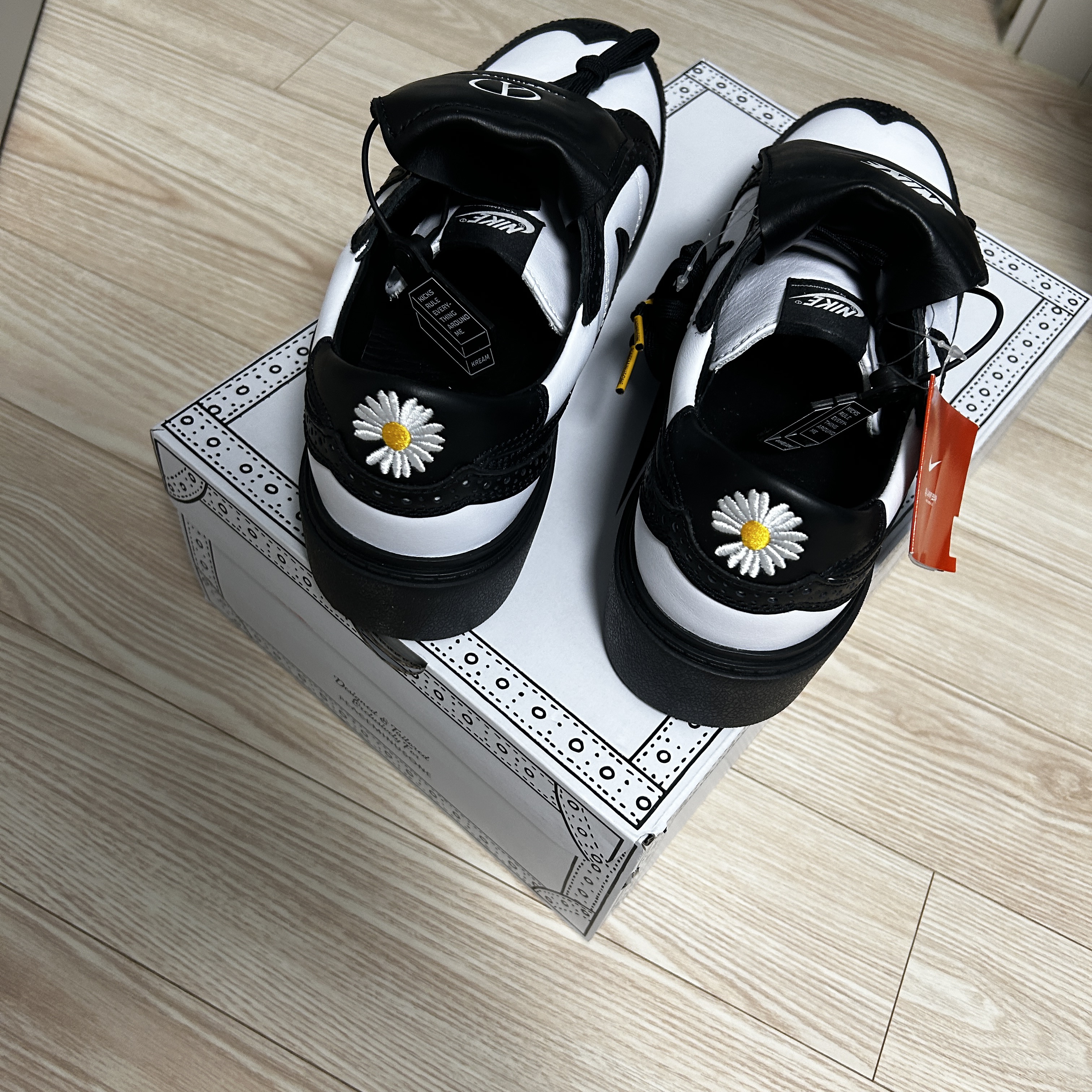 Nike x Peaceminusone Kwondo1 Black and White 착용 스타일 - 2