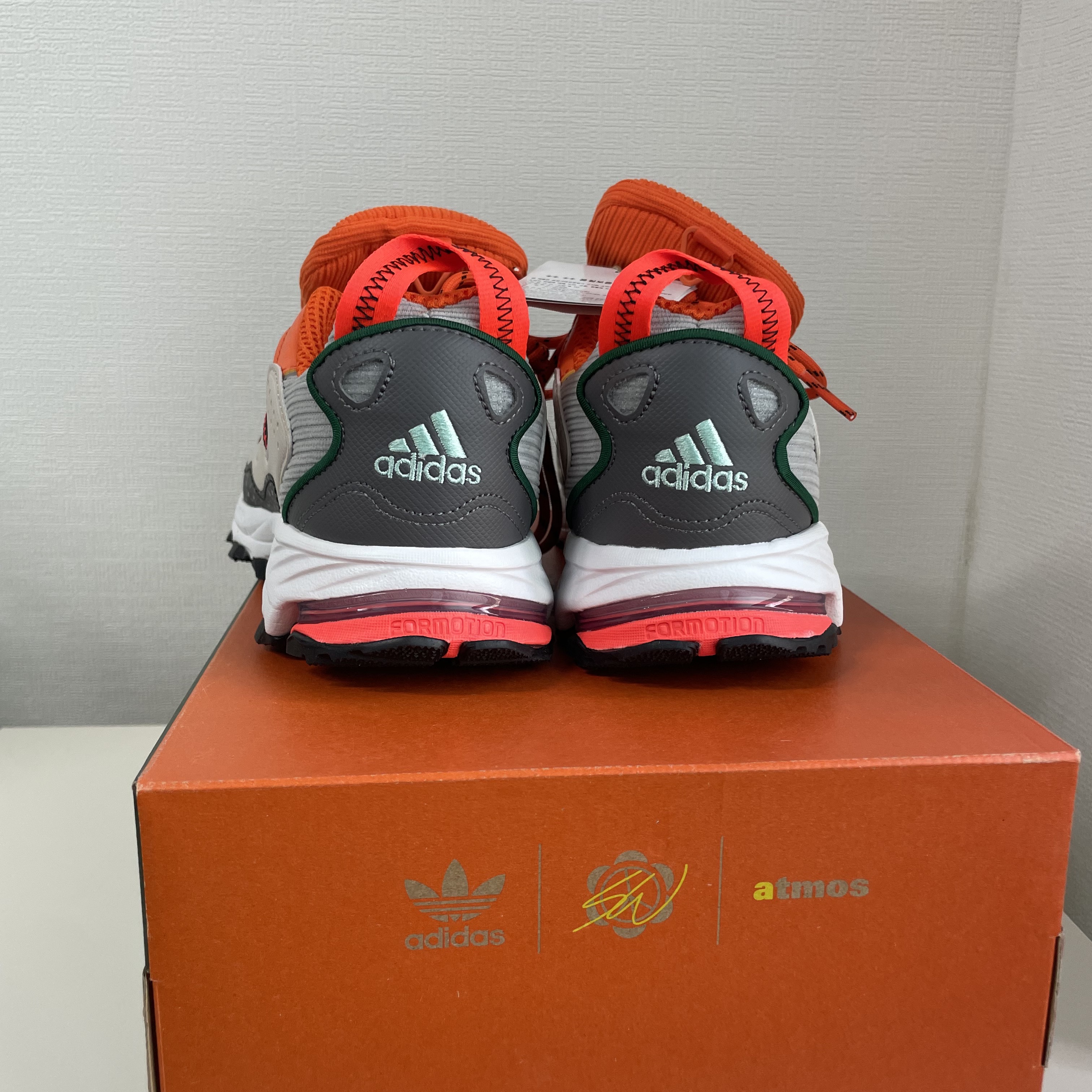 Adidas x Sean Wotherspoon x Atmos Superturf Adventure Stone Power Red 착용 스타일 - 4