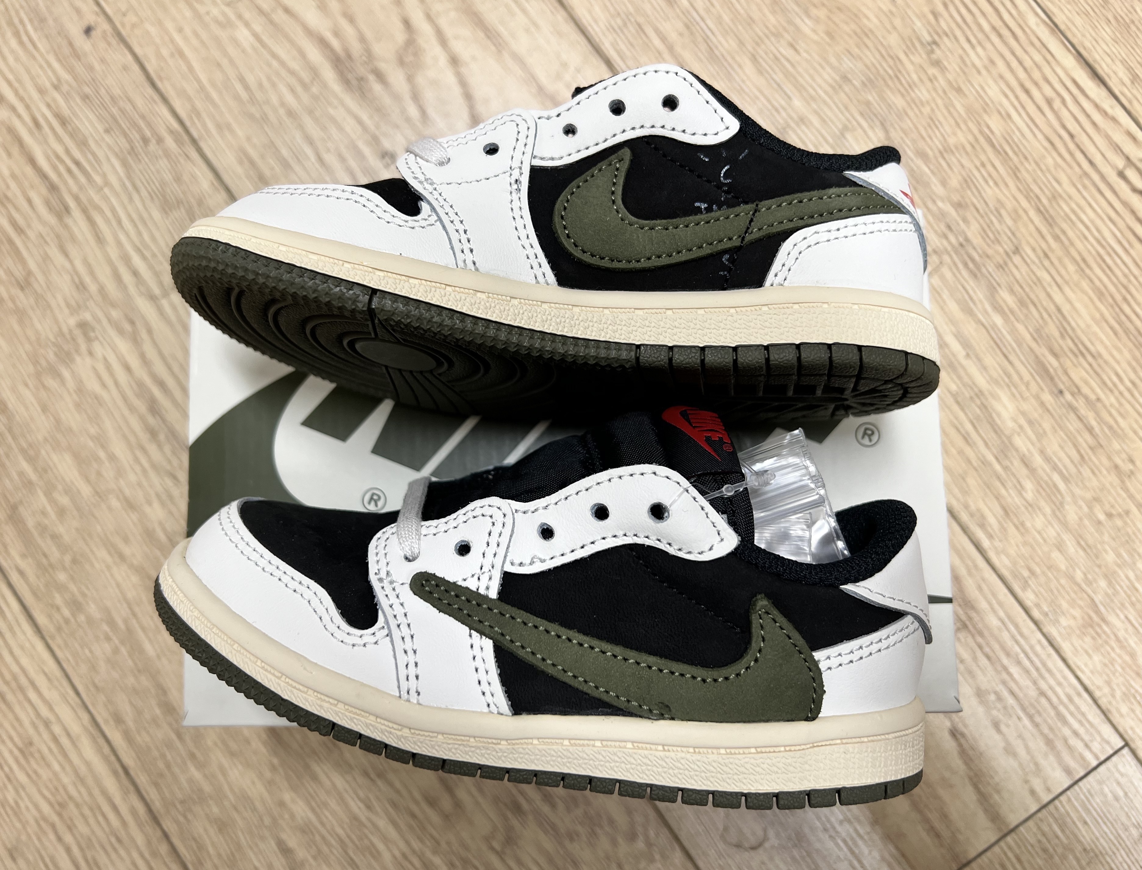 (TD) Jordan 1 x Travis Scott Retro Low OG SP Medium Olive 착용 스타일