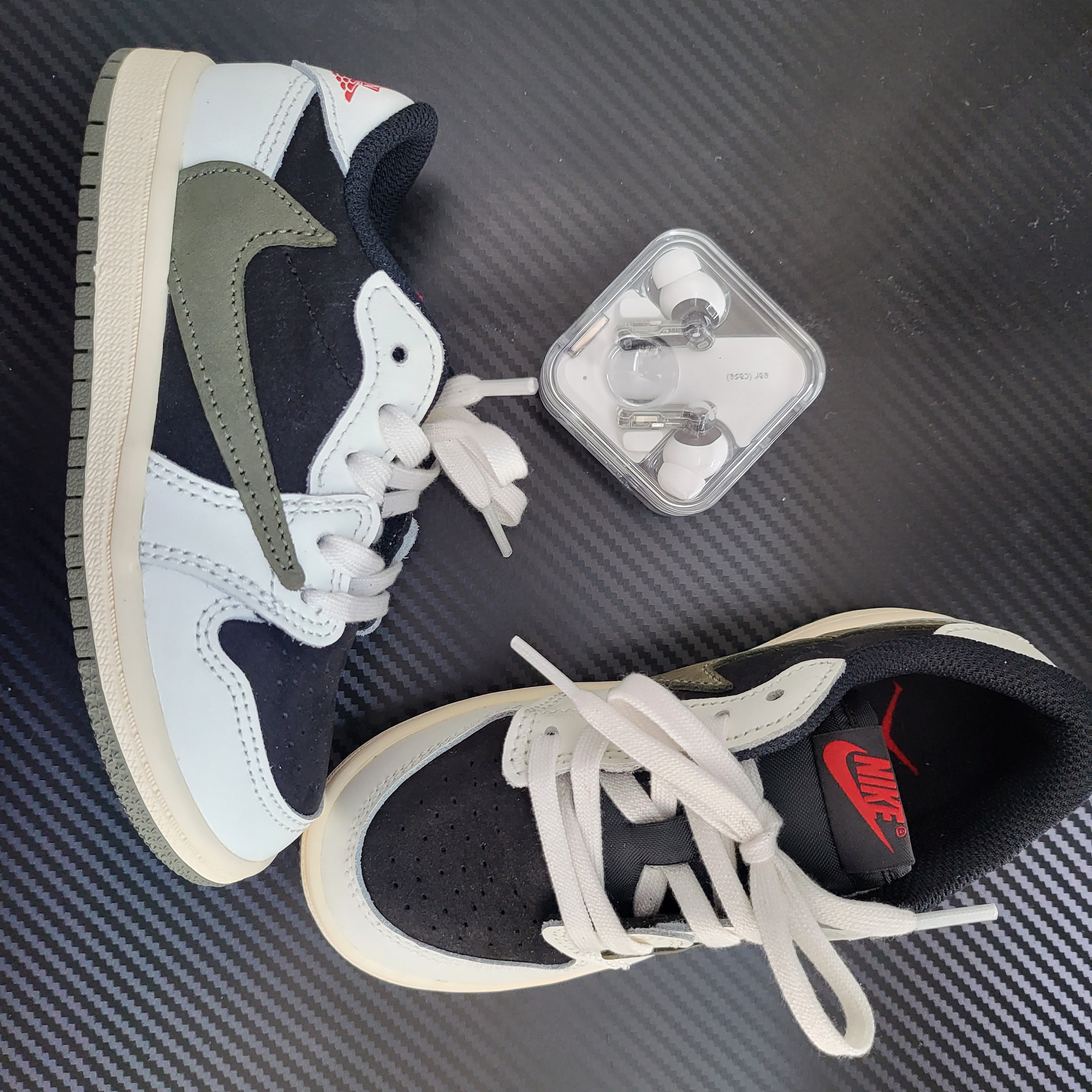 (TD) Jordan 1 x Travis Scott Retro Low OG SP Medium Olive 착용 스타일 - 3