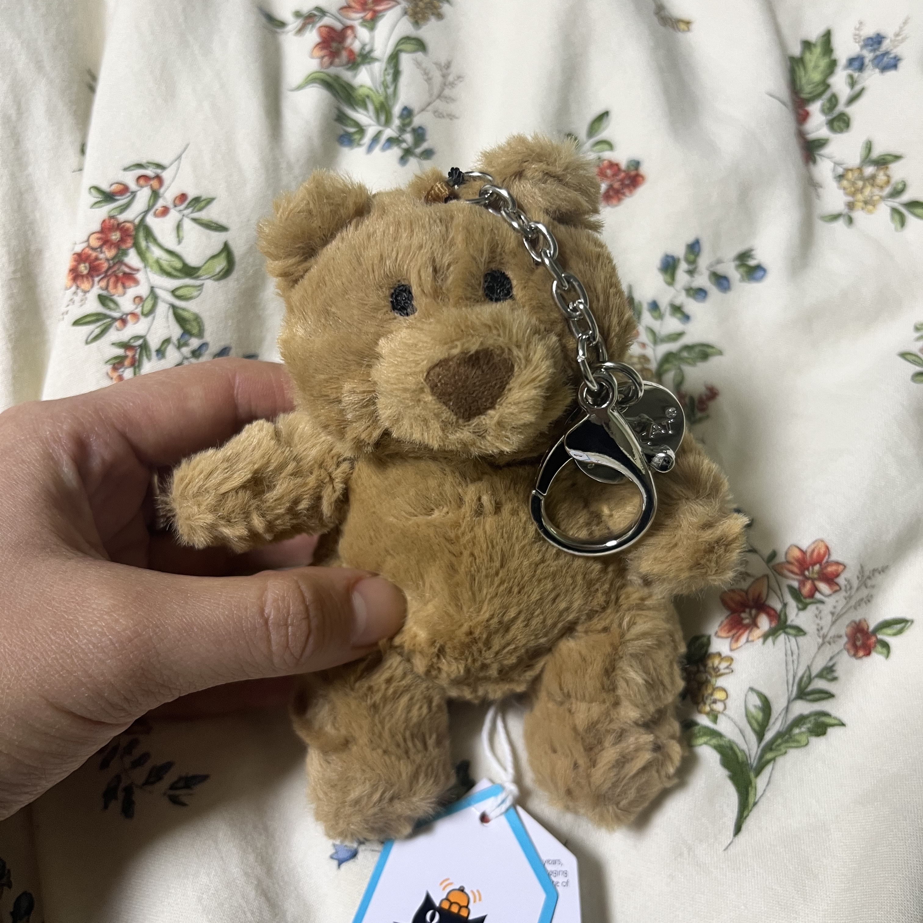 Jellycat Bartholomew Bear Bag Charm Brown 착용 스타일