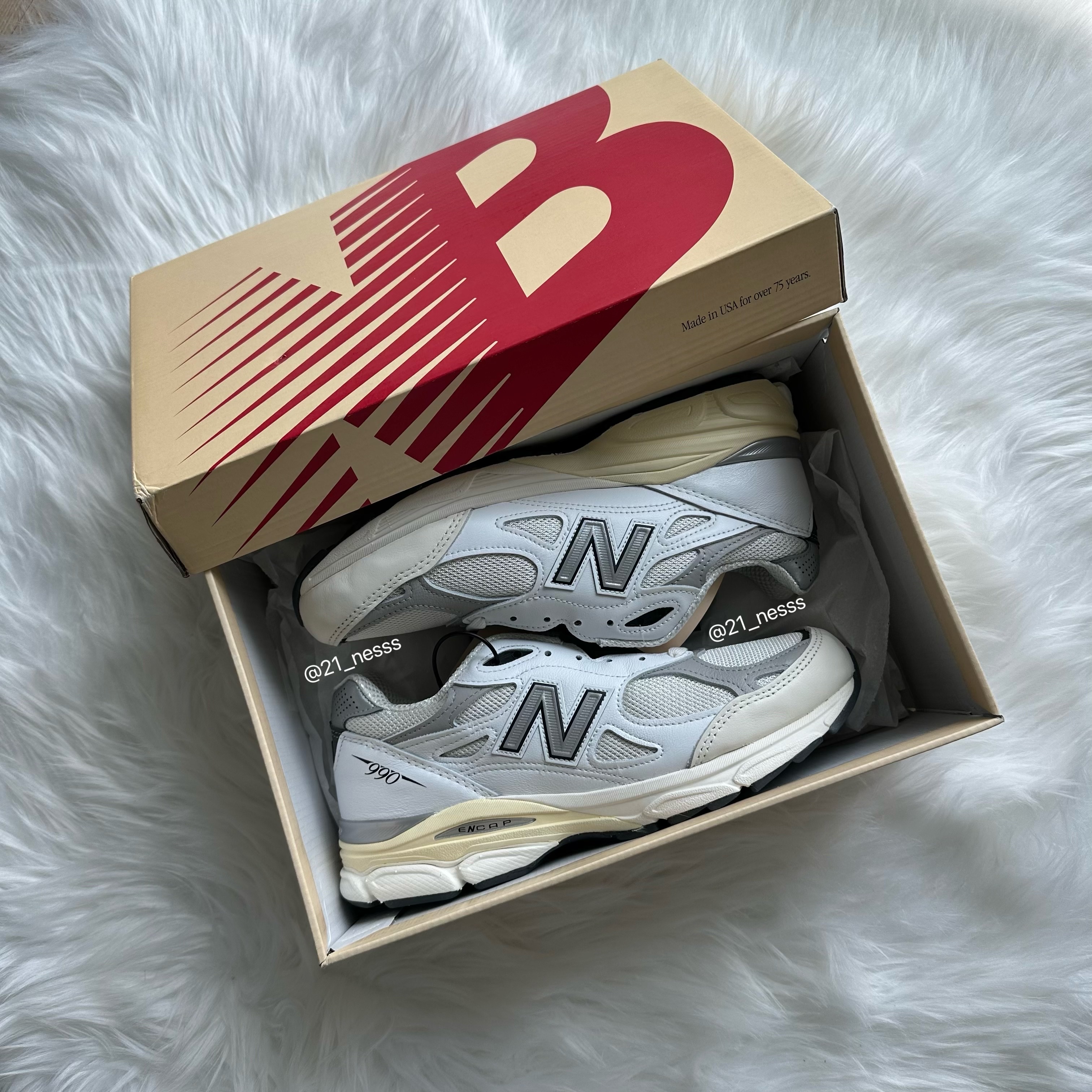 New Balance 990v3 Made in USA Sea Salt 착용 스타일