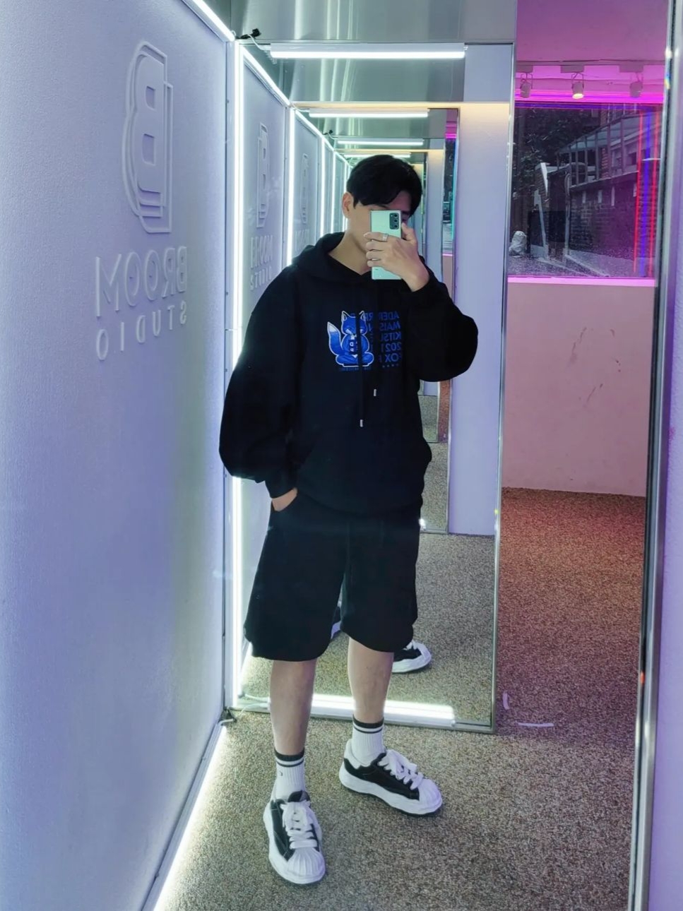 Maison Kitsune x Ader Error Meditation Fox Hoodie Black, Maison Mihara Yasuhiro Blakey OG Sole Canvas Low-top Sneakers Black White 착용 스타일