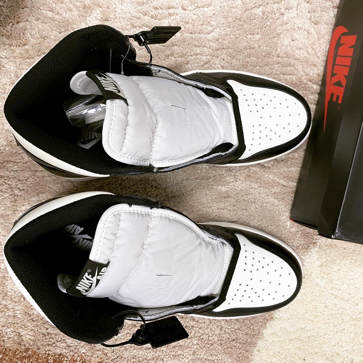 Jordan 1 Retro High OG Black Mocha 착용 스타일 - 3