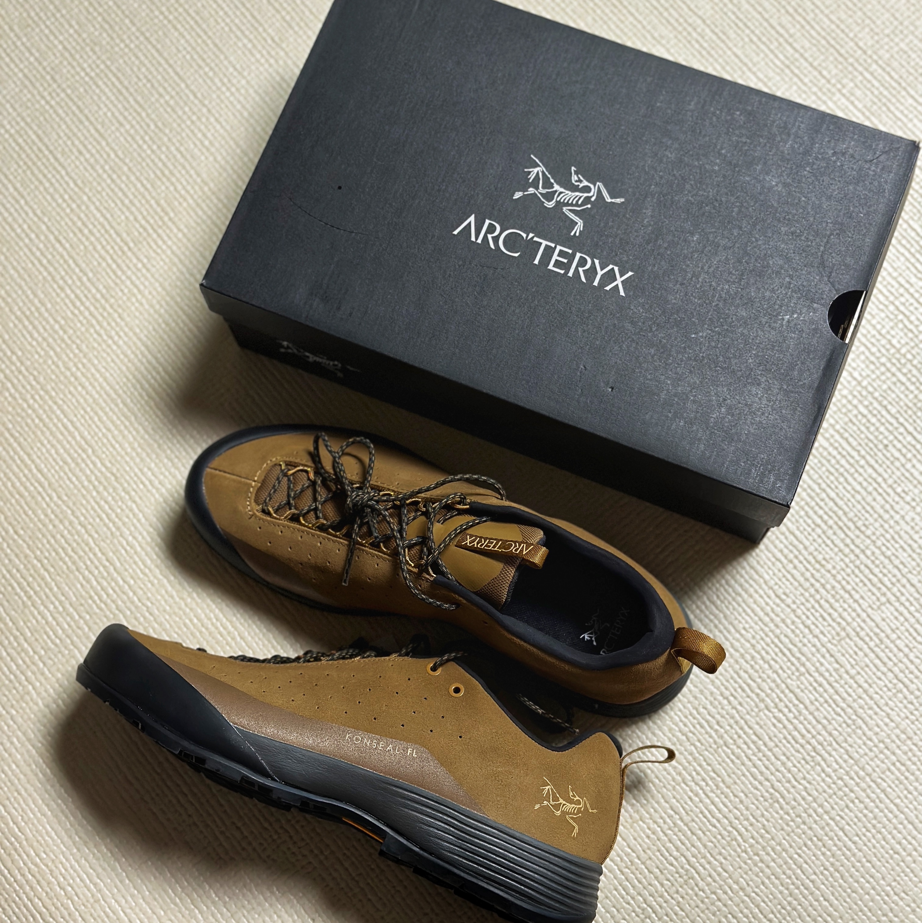 Arc'teryx Konseal FL 2 GTX Black, (W) Arc'teryx Konseal LT Pearl Grey 착용 스타일 - 1