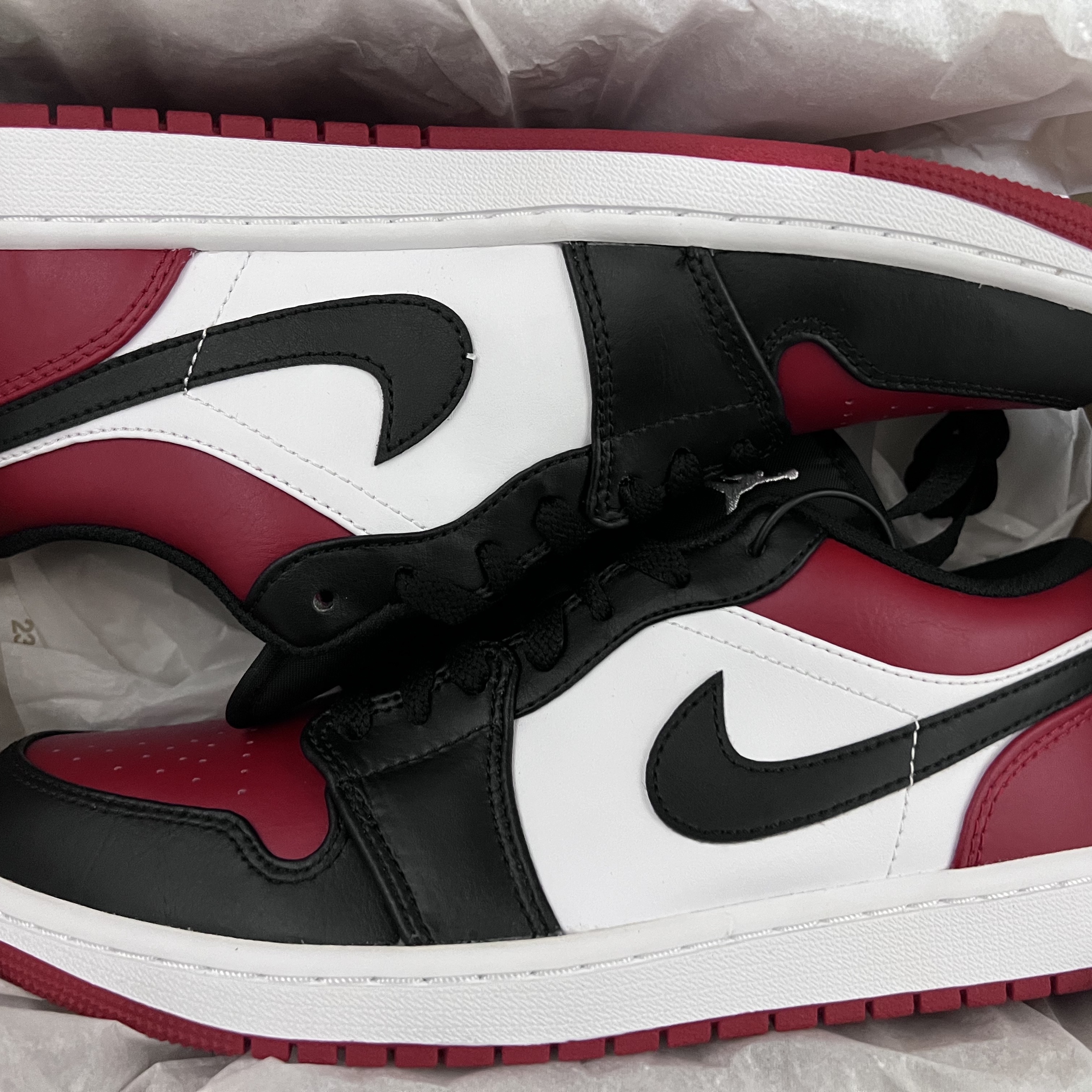 Jordan 1 Low Bred Toe 착용 스타일 - 1