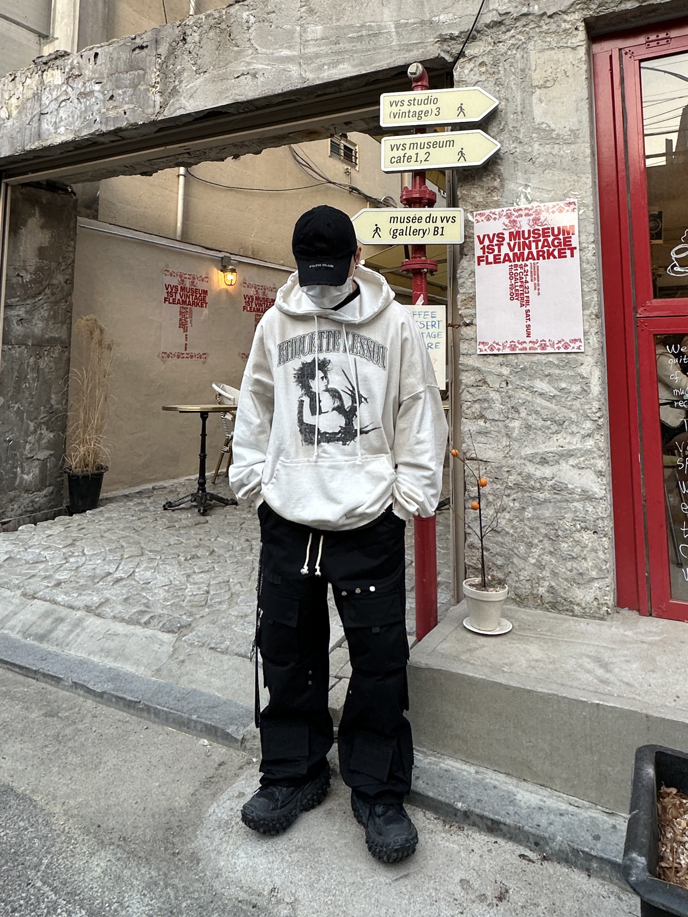 Project G/R x Atmos Etiquette Lesson Vintage Washed Hoodie White, Project G/R Distressed Filth Club Cap Washed Black 착용 스타일 - 3