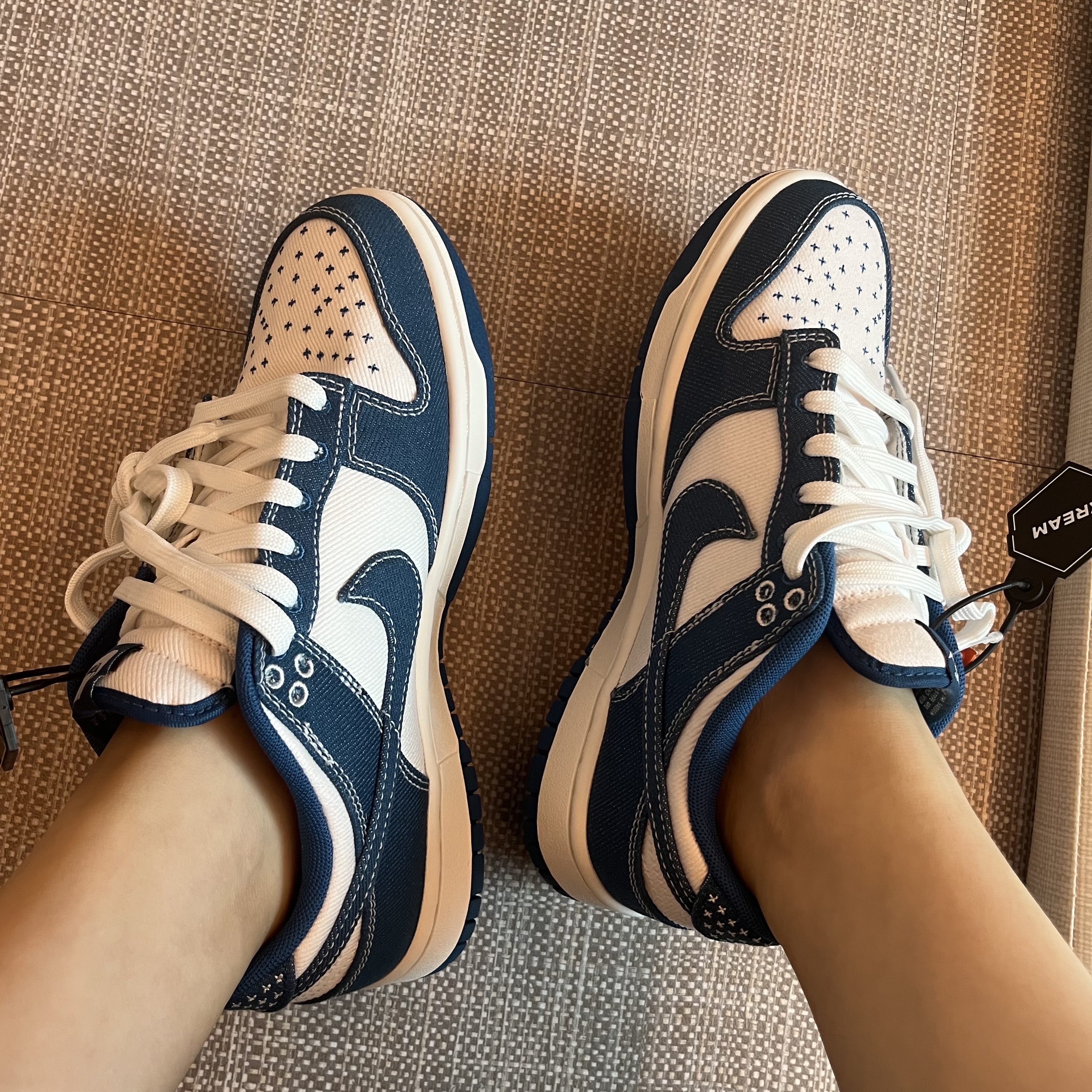 Nike Dunk Low Retro SE Industrial Blue 착용 스타일