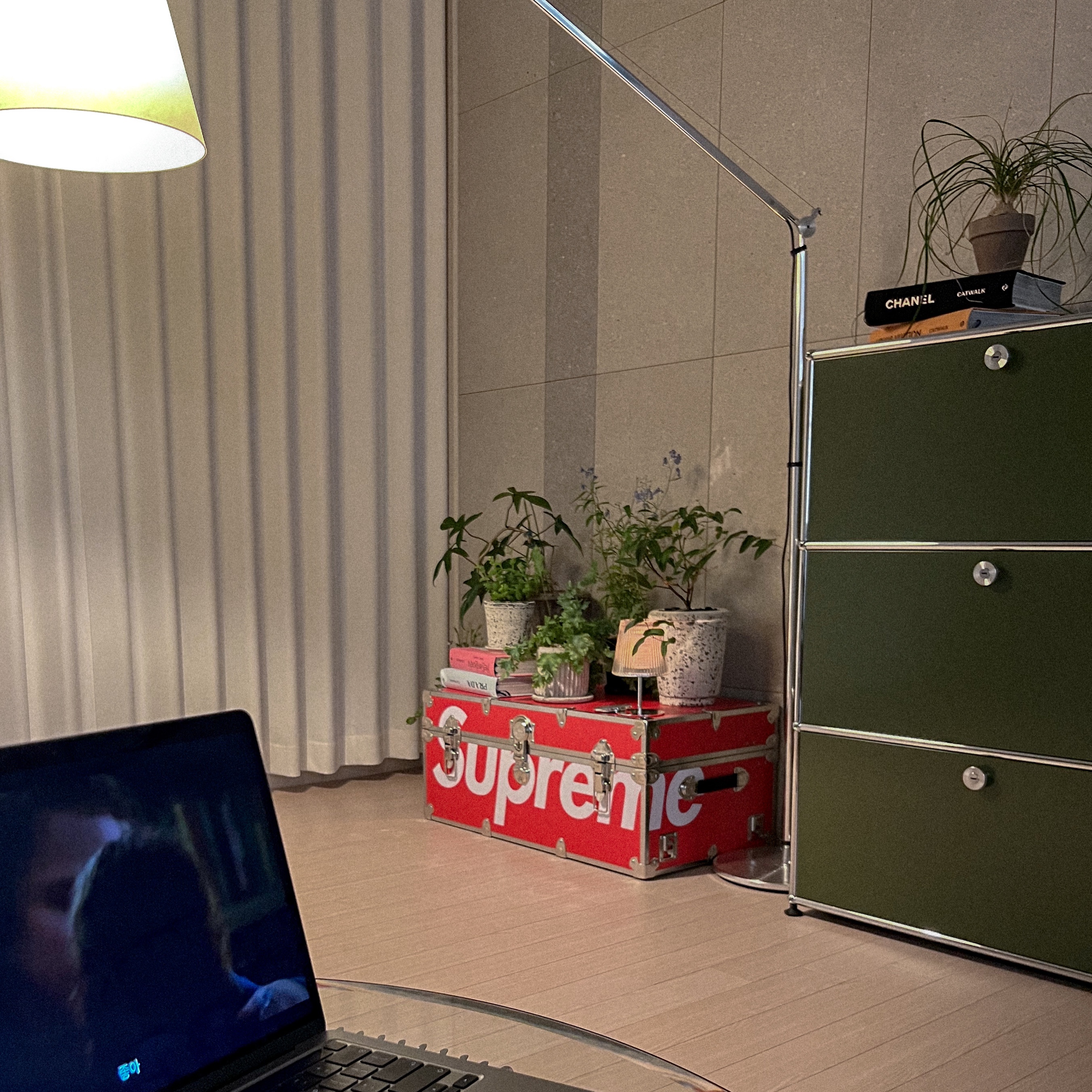 Supreme Rhino Trunk Red - 22SS, Maison Margiela Replica Lazy Sunday Morning Scented Candle 165g (Korean Ver.) 착용 스타일 - 1