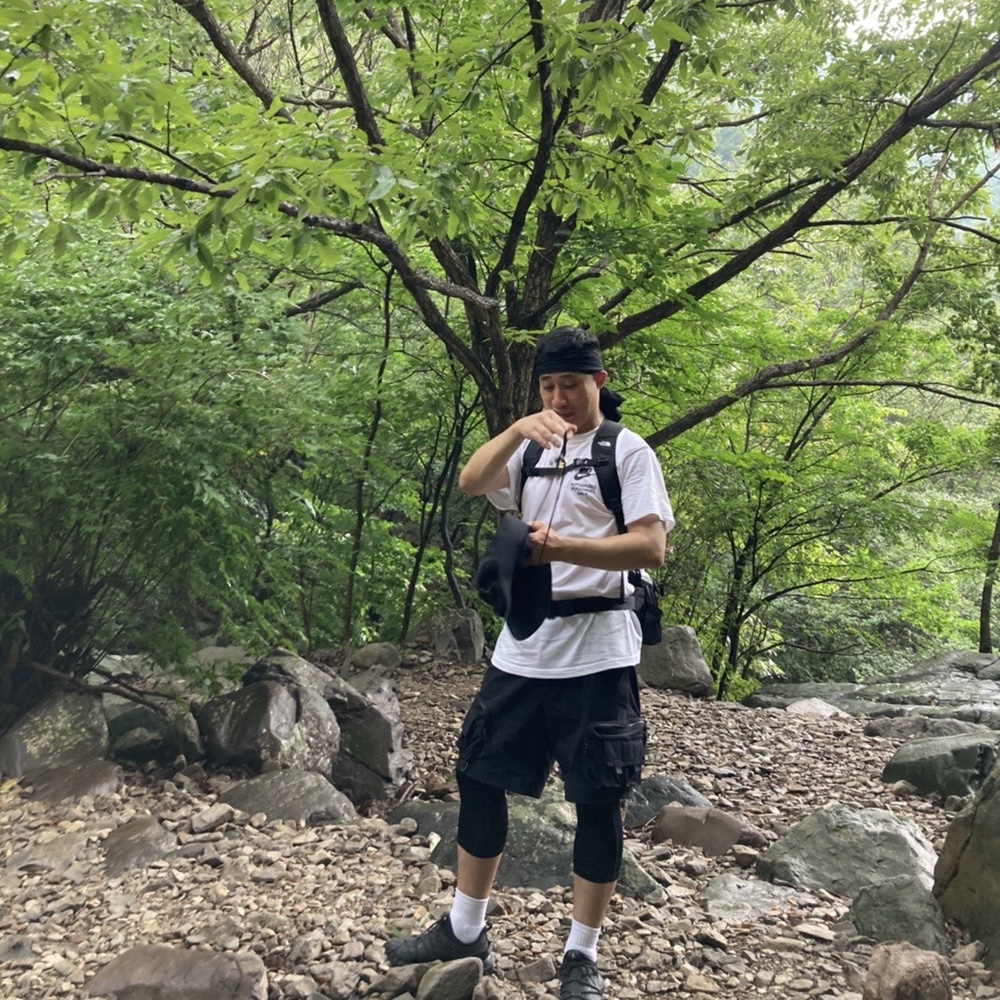 Nike ACG Mountain Fly Low Gore-Tex SE Dark Smoke Grey, Nike ACG Cargo Shorts Black - Asia 착용 스타일 - 2