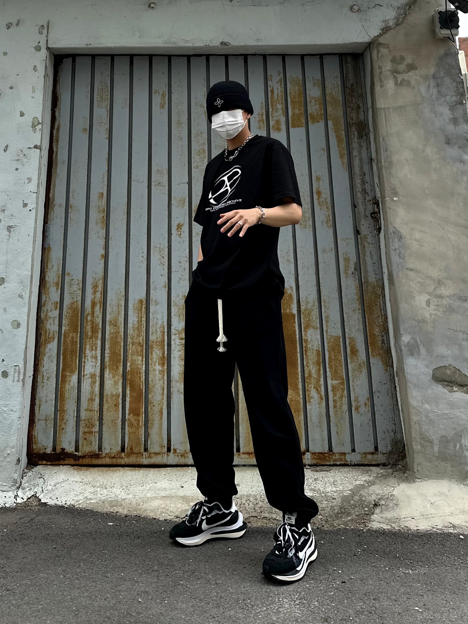 Nike x Sacai VaporWaffle Black White 착용 스타일 - 3