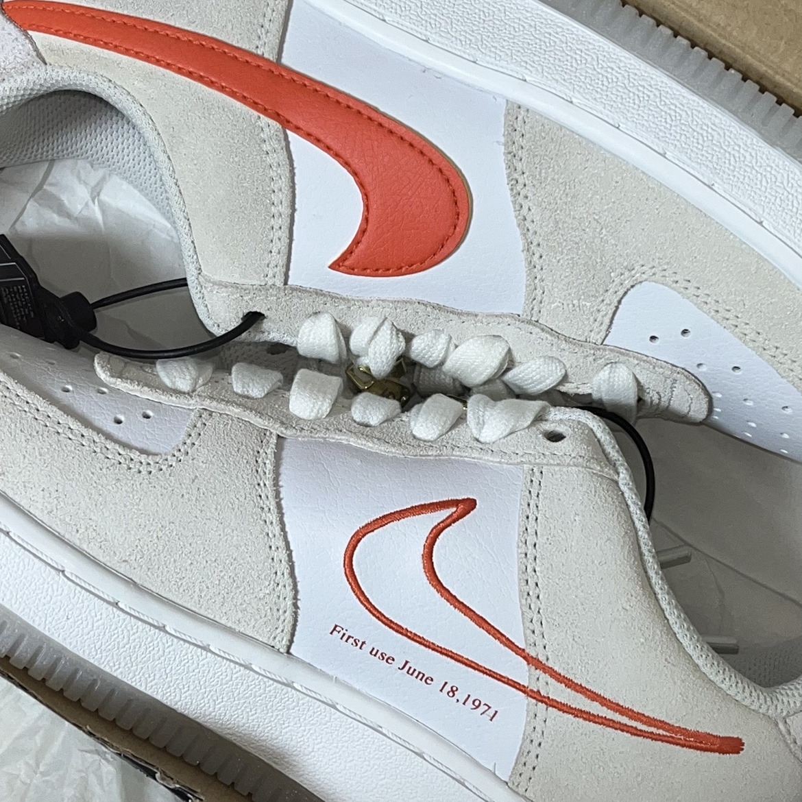 (W) Nike Air Force 1 '07 SE First Use Orange Sail 착용 스타일