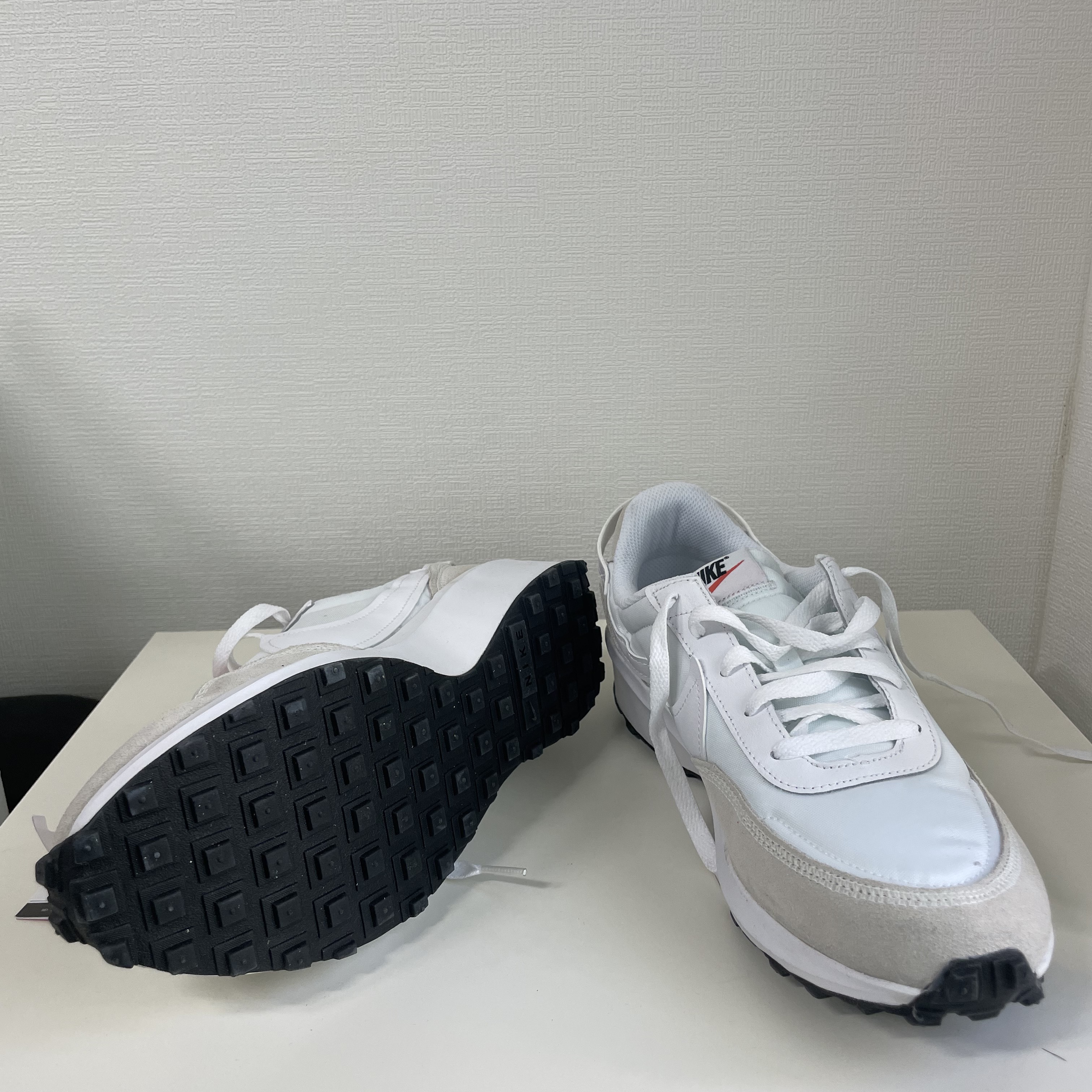 Nike Waffle Debut White Black 착용 스타일 - 1