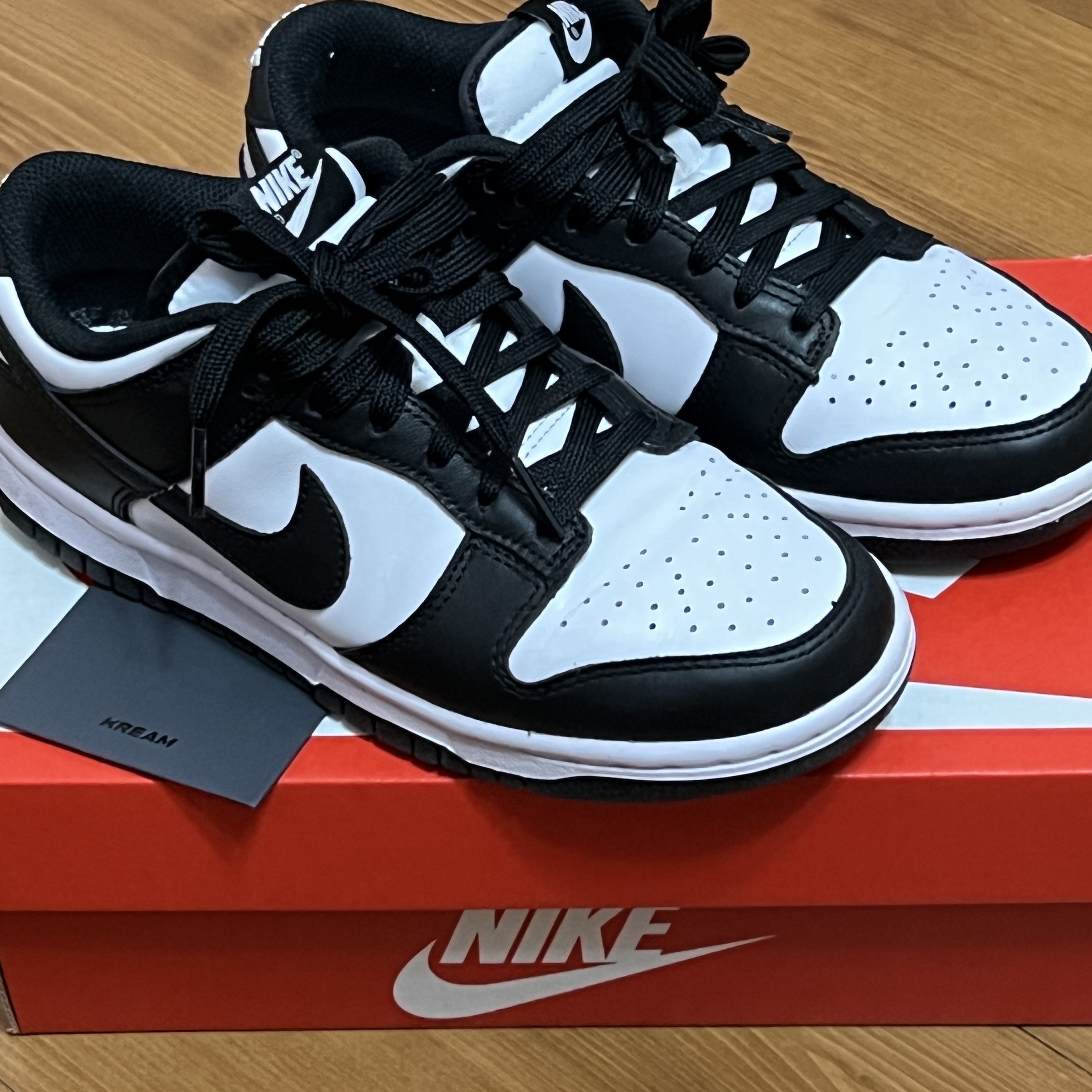 (W) Nike Dunk Low Black 착용 스타일