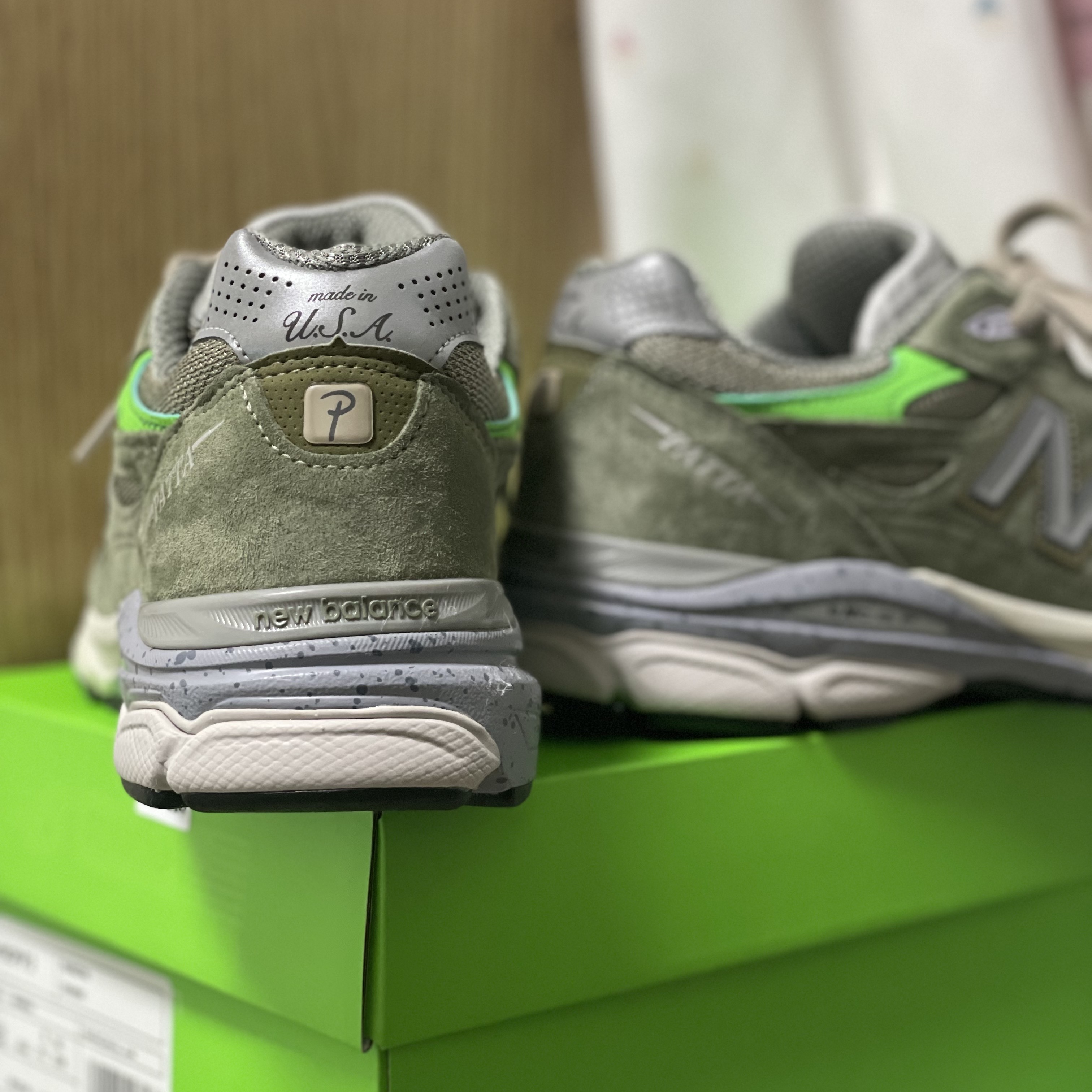 New Balance x Patta 990v3 Made in USA Olive 착용 스타일 - 4