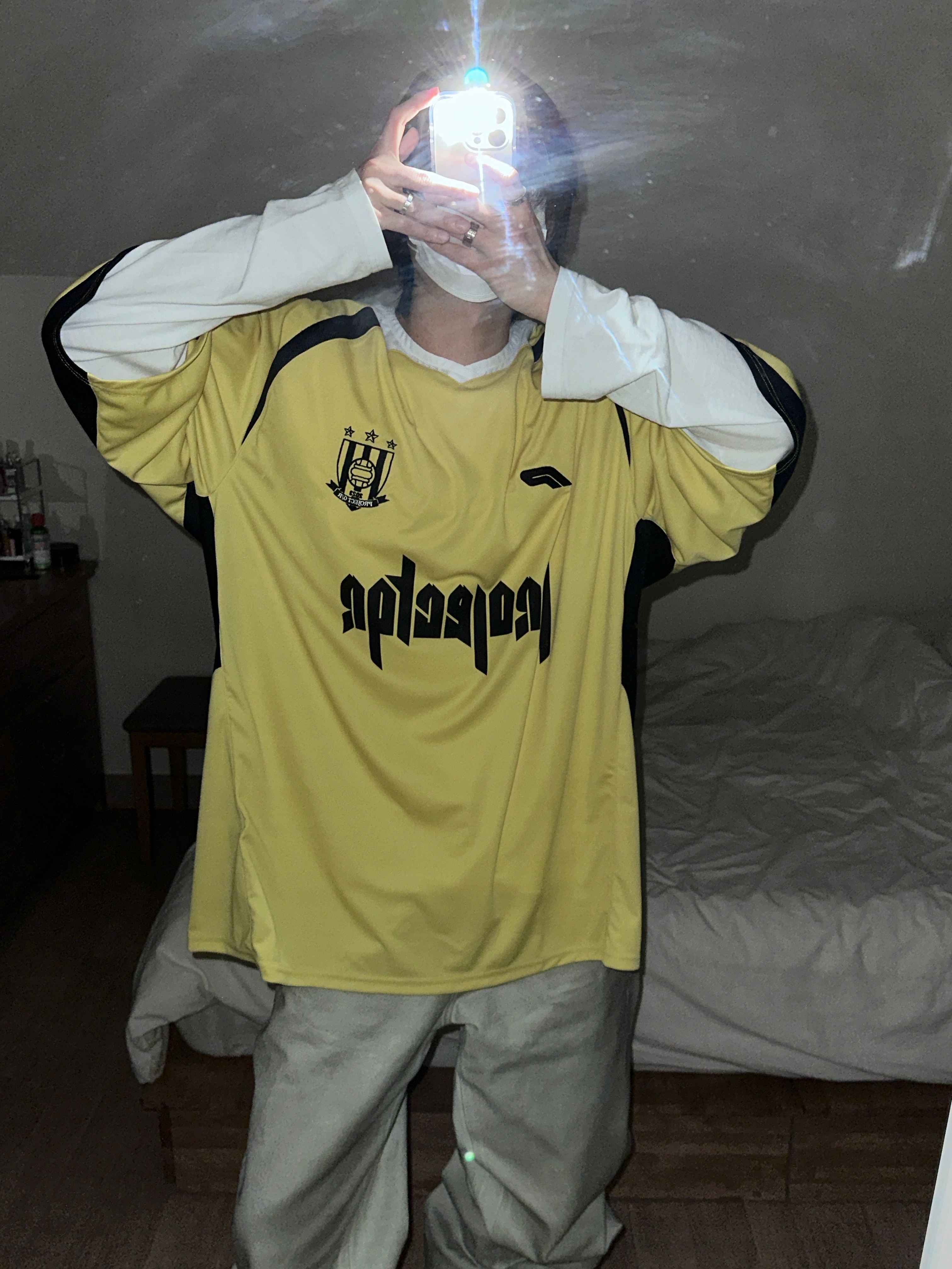 Project G/R Oversized Football Jersey Yellow, Balenciaga XL Army Boots Full Eva Black 착용 스타일 - 4