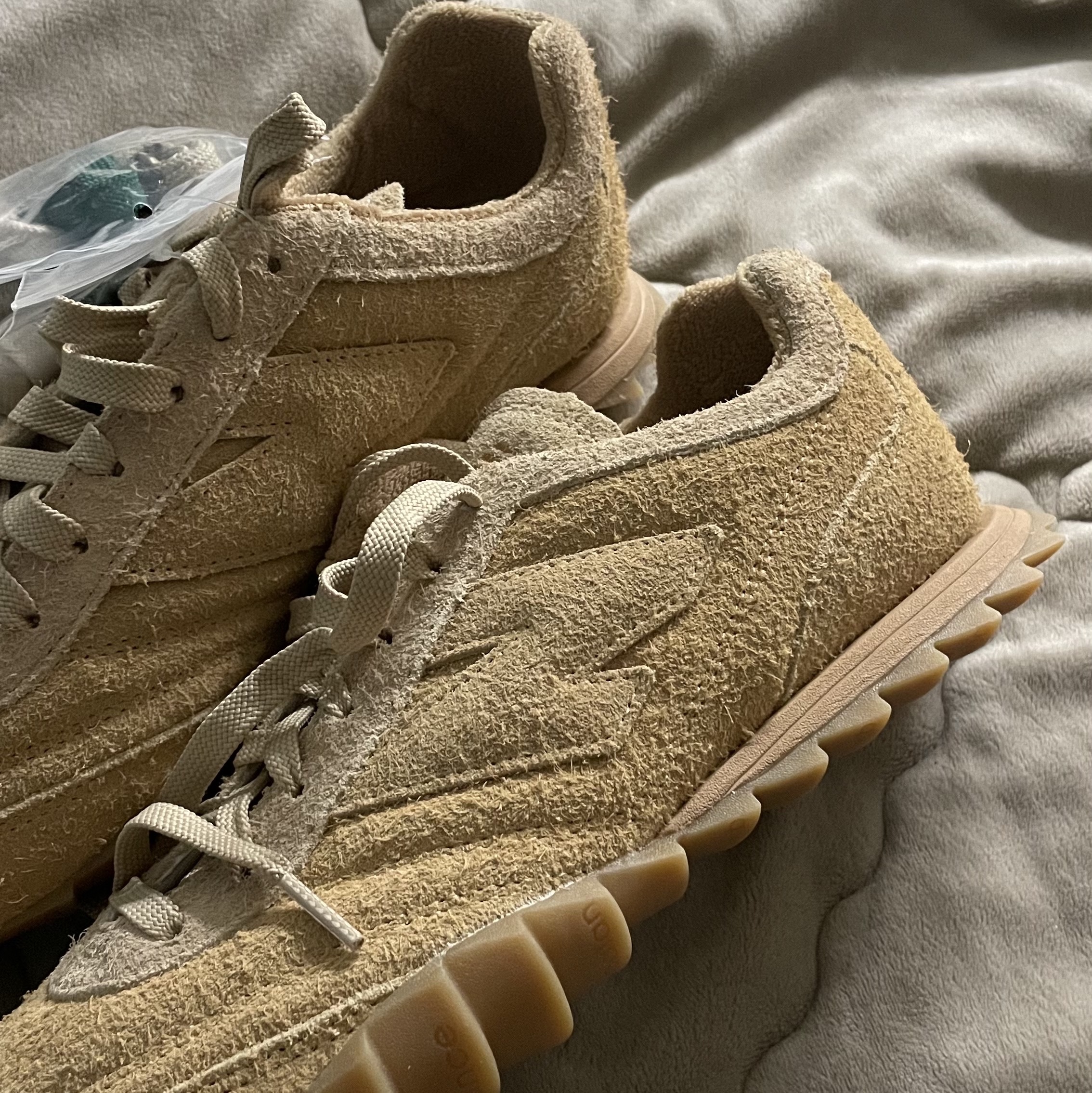 New Balance x Auralee RC30 Tan Orange 착용 스타일 - 3
