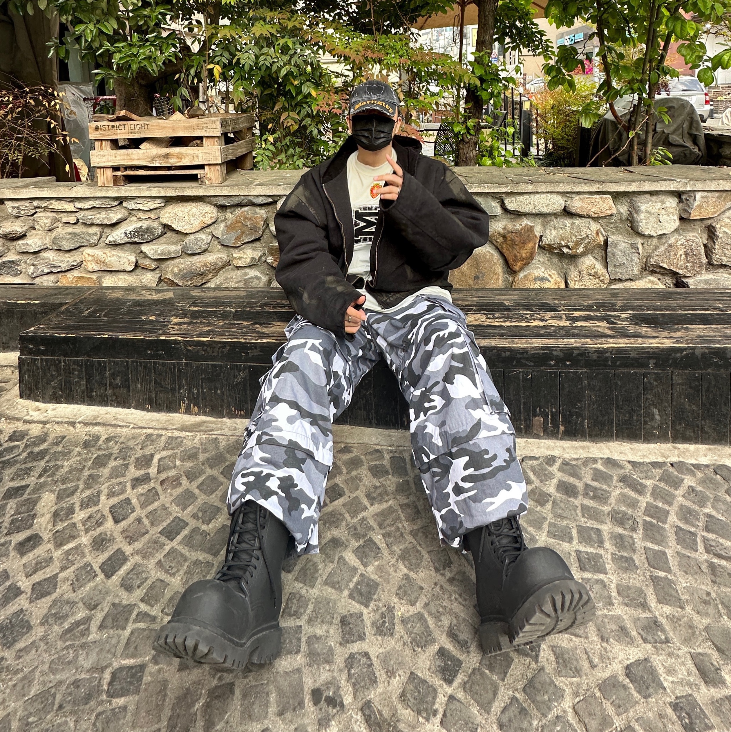 Project G/R Distressed Mud Work Jacket Black, Balenciaga XL Army Boots Full Eva Black 착용 스타일 - 2