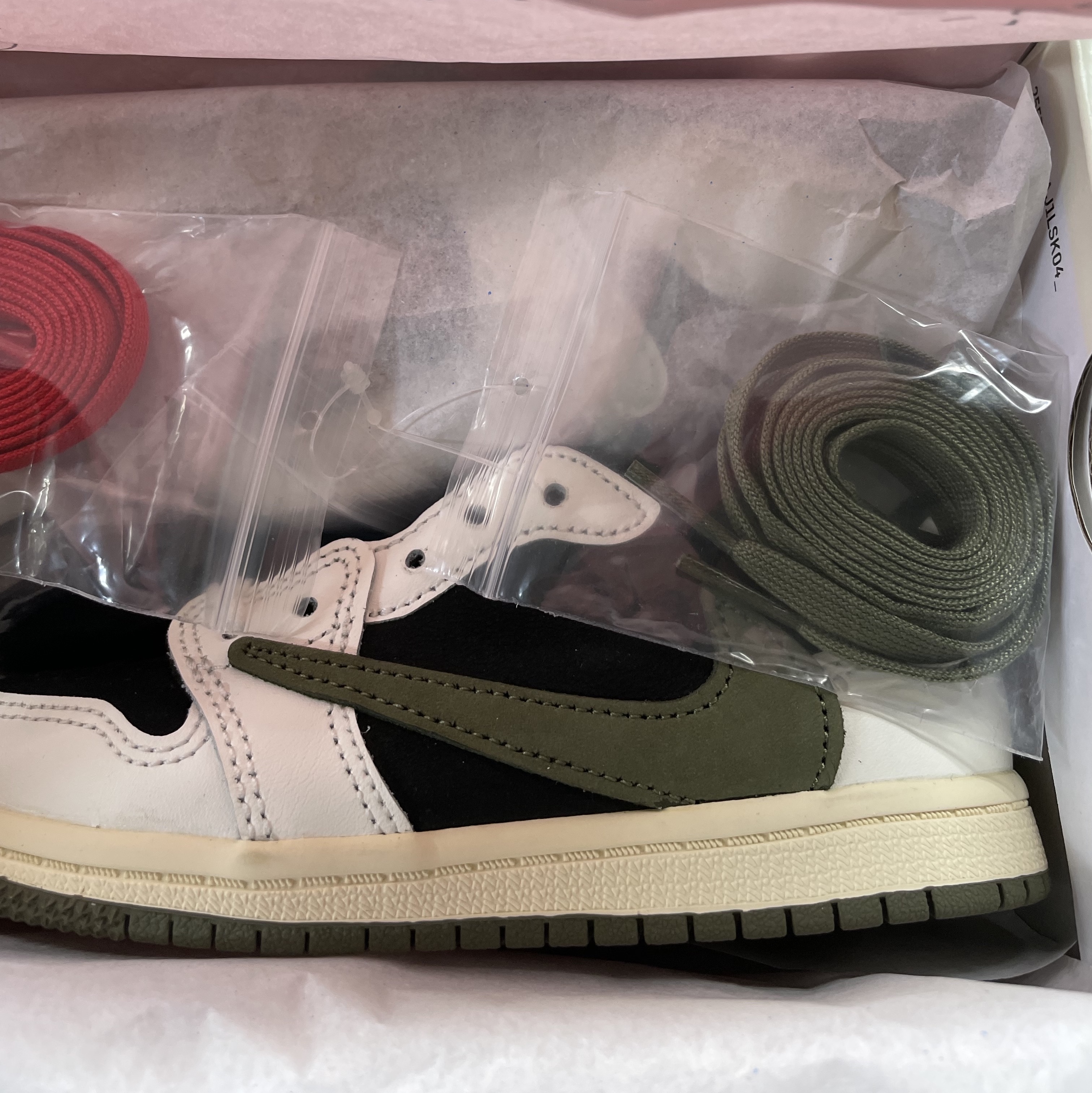 (TD) Jordan 1 x Travis Scott Retro Low OG SP Medium Olive 착용 스타일