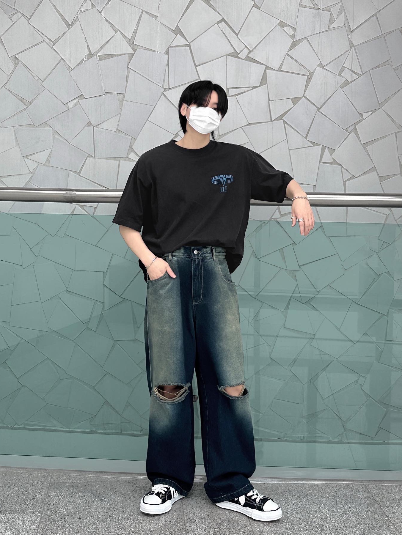 Maison Mihara Yasuhiro Peterson OG Sole Canvas Low Sneakers Black 착용 스타일 - 1