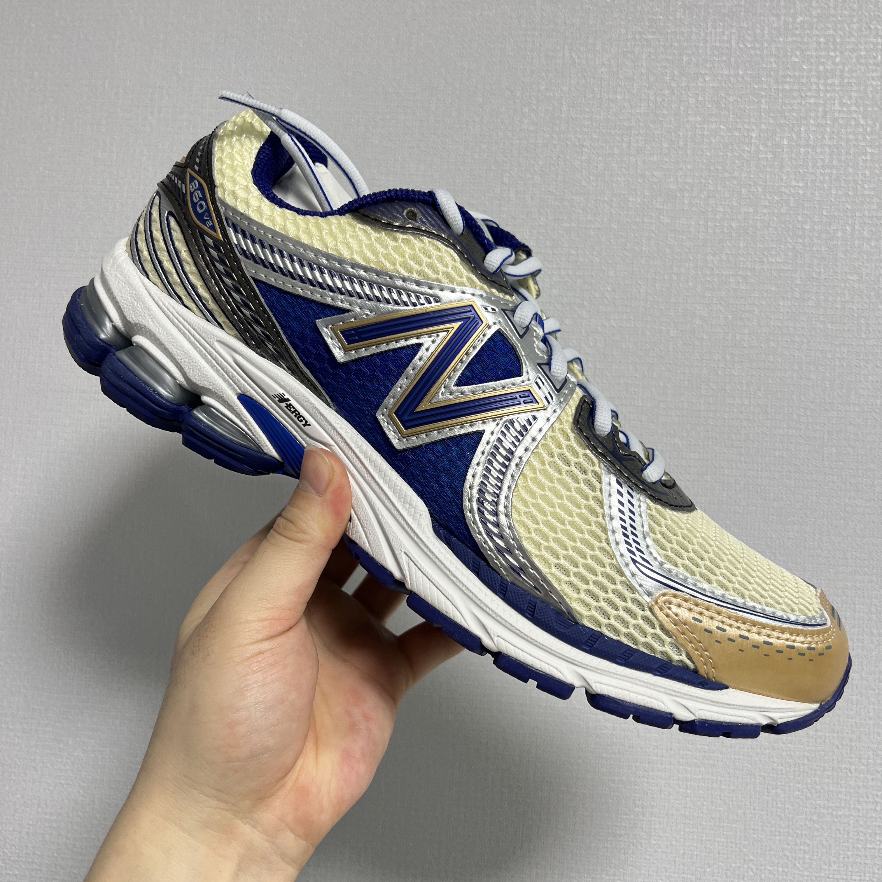New Balance x Aime Leon Dore 860v2 Blue 착용 스타일 - 2