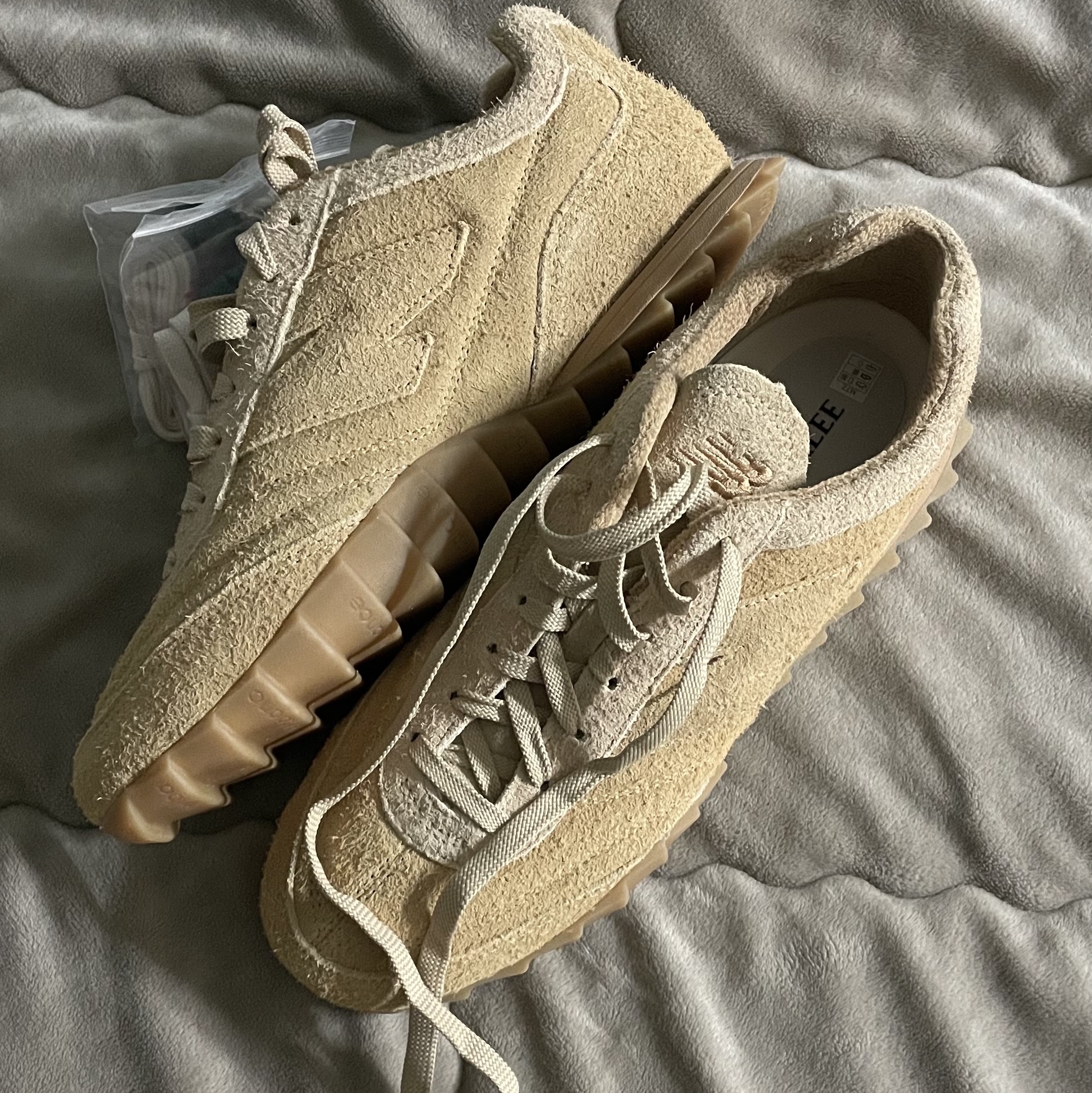 New Balance x Auralee RC30 Tan Orange 착용 스타일 - 1