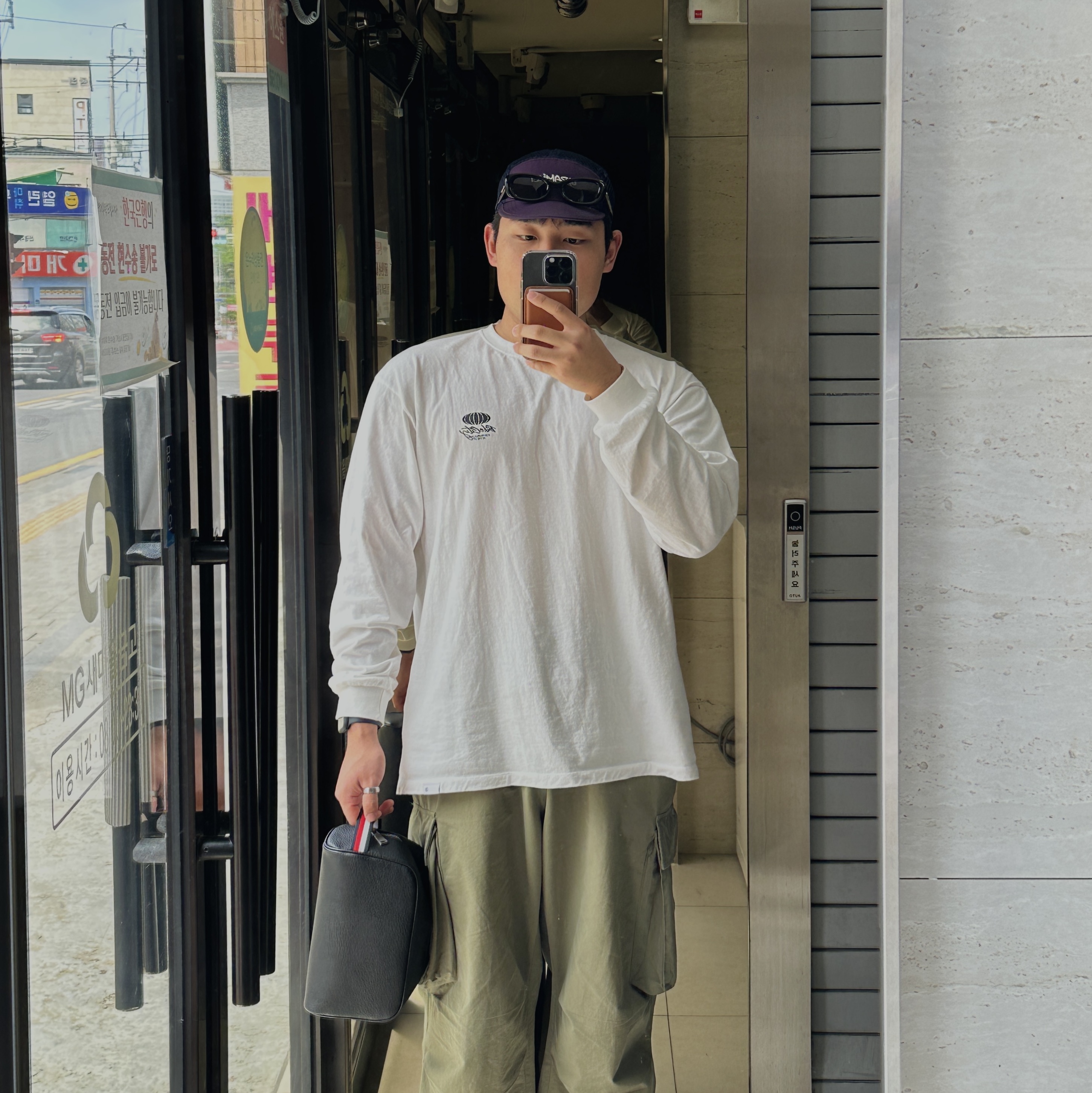 Adidas Yeezy Foam RNNR Sulfur, Apple Watch SE 44mm GPS Midnight Aluminum Case with Sport Band Midnight (Korean Ver.) ์ฐฉ์ฉ ์คํ์ผ - 2