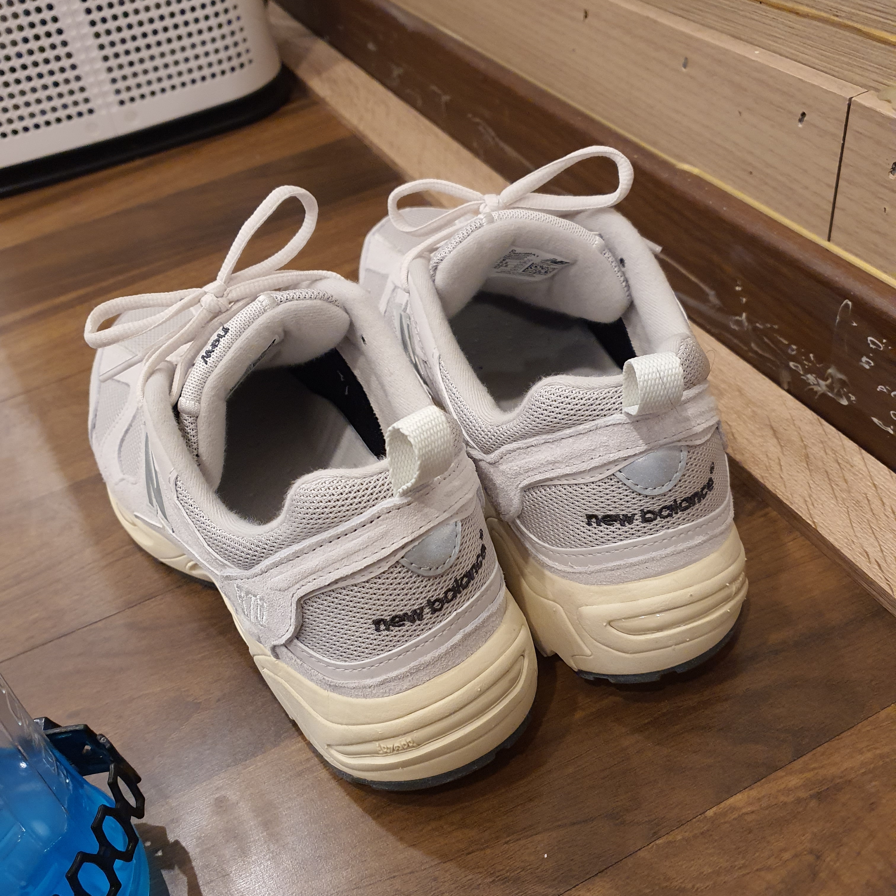 New Balance 878 Light Gray 착용 스타일