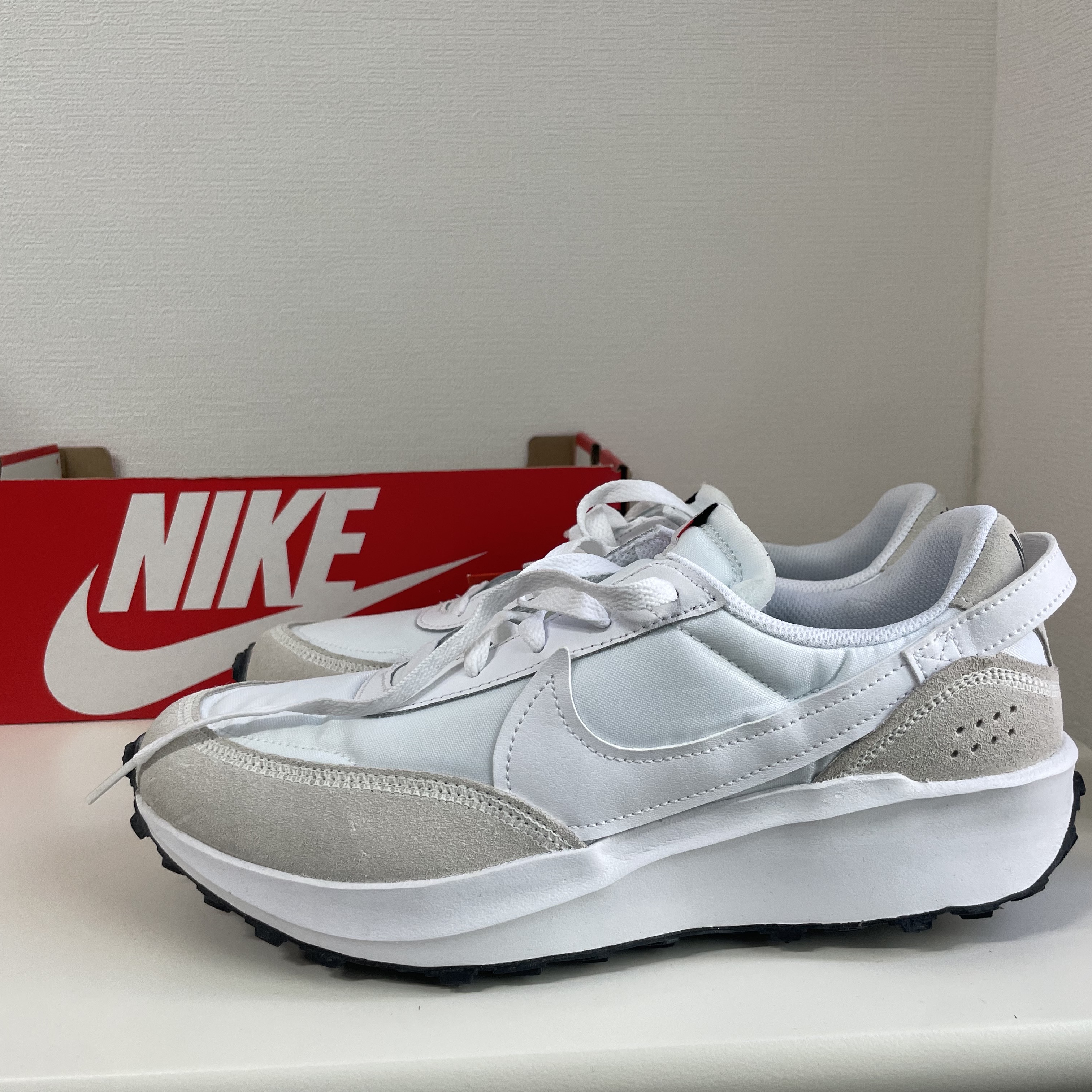 Nike Waffle Debut White Black 착용 스타일 - 3