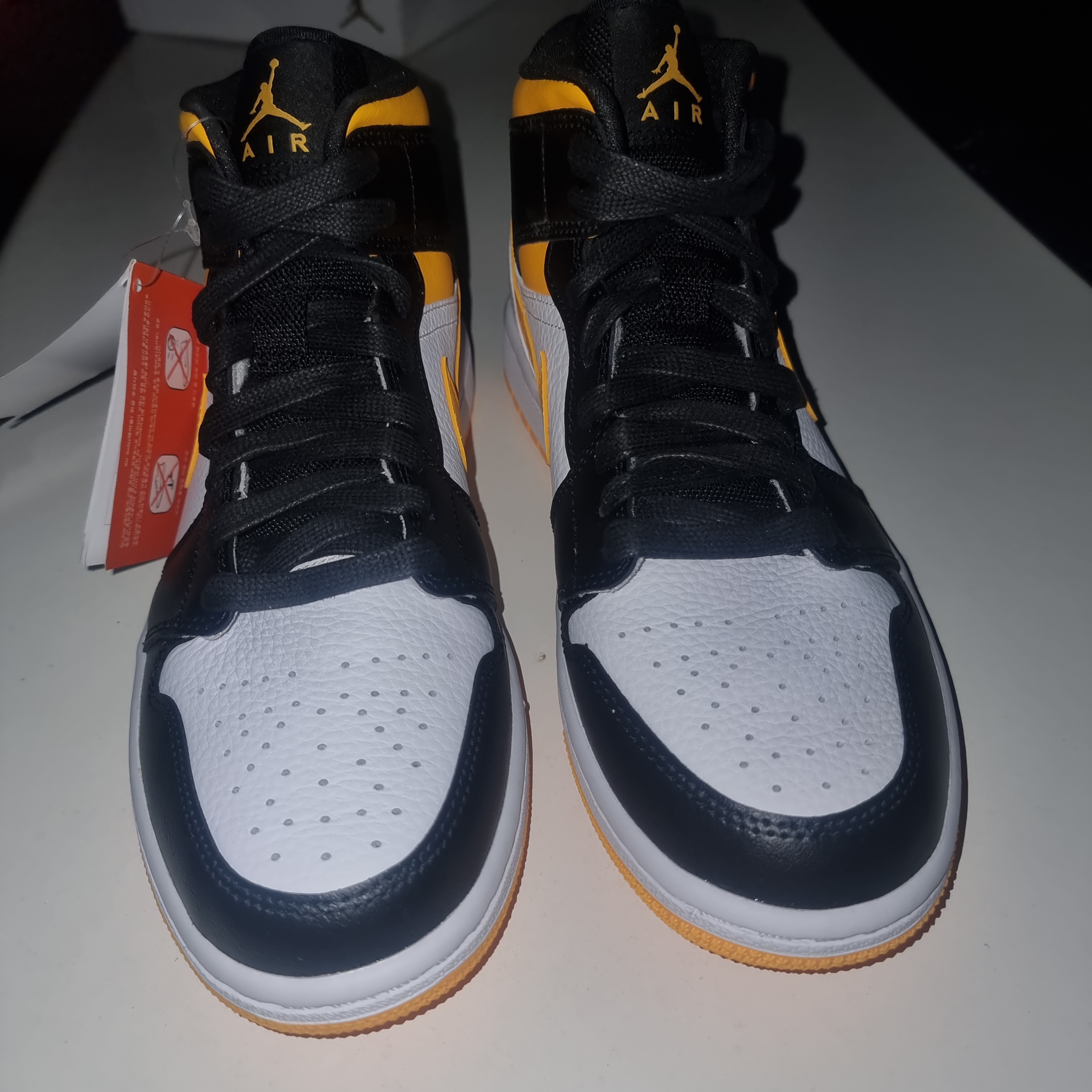 (W) Jordan 1 Mid SE Laser Orange 착용 스타일 - 3