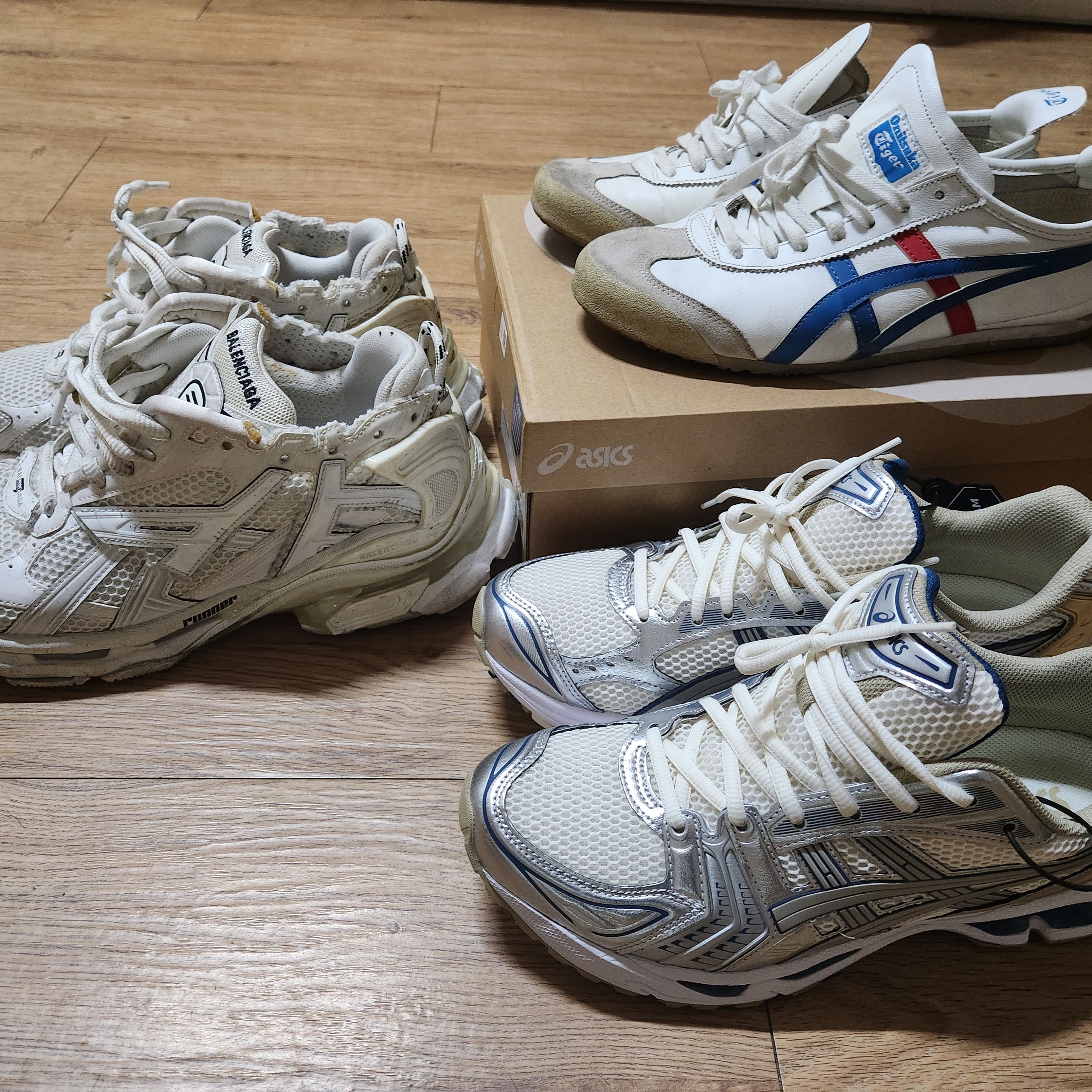 Asics Gel-Kayano 14 Cream Pure Silver 착용 스타일 - 1