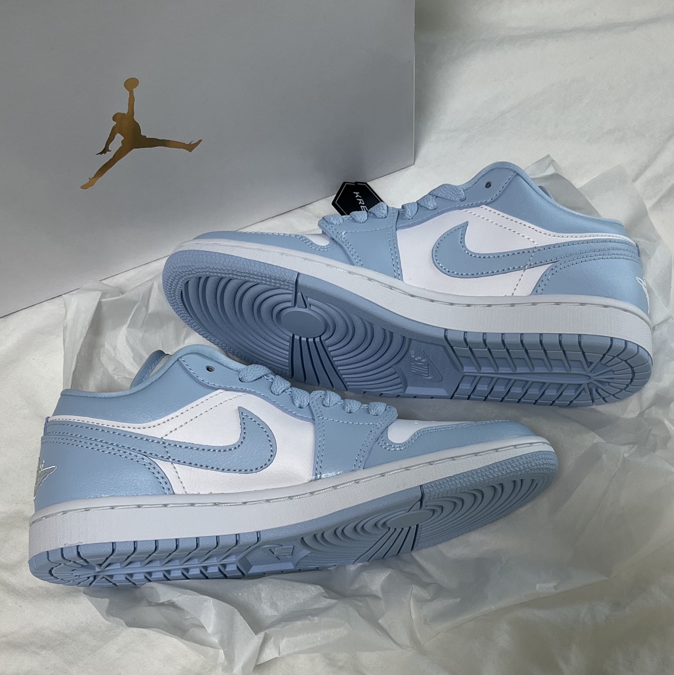 (W) Jordan 1 Low White Ice Blue 착용 스타일 - 1