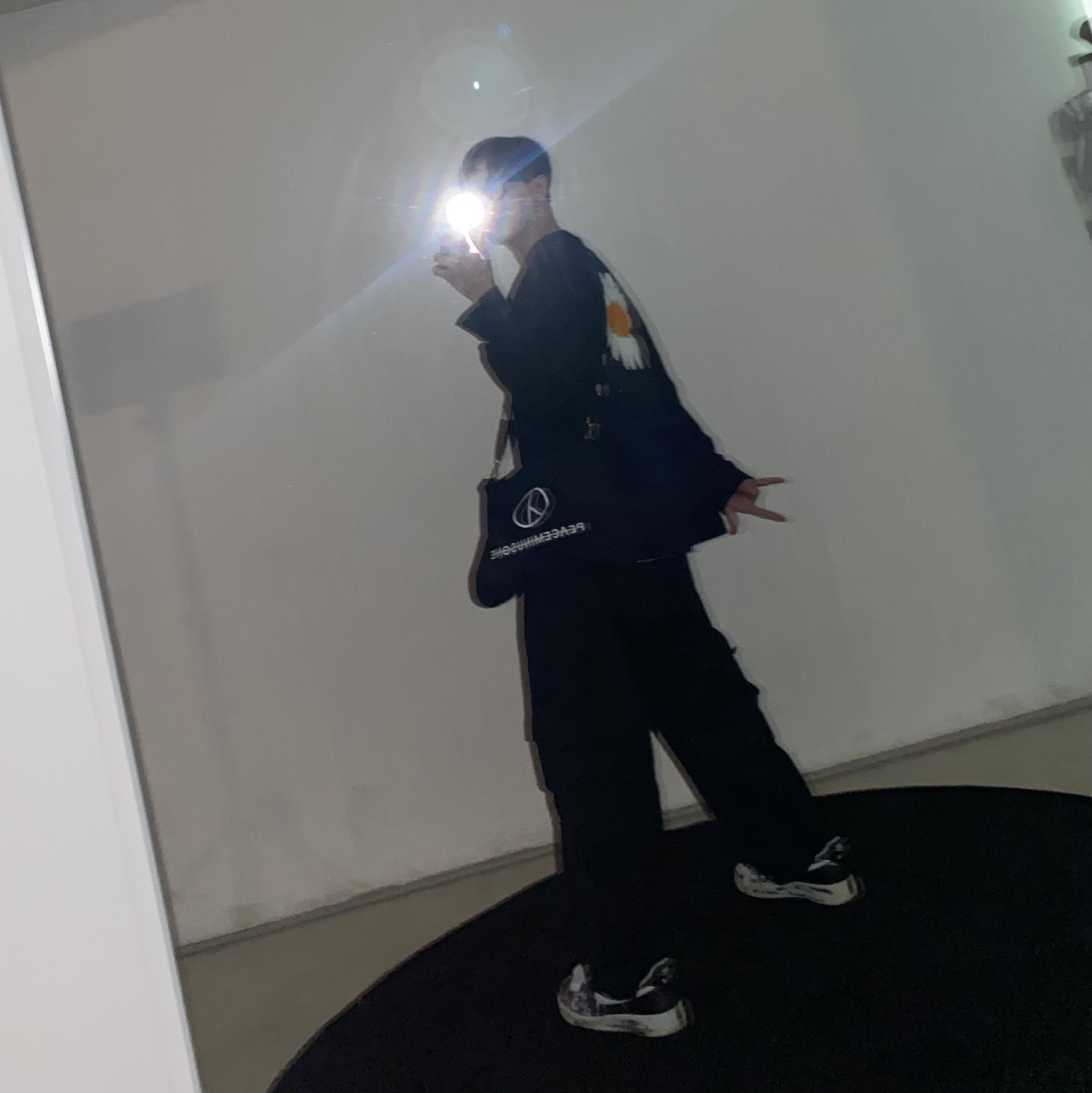 Nike x Peaceminusone LS T-Shirt Black (DR0098-010), Nike x Peaceminusone Wide Pants Black (DR0096-010) 착용 스타일