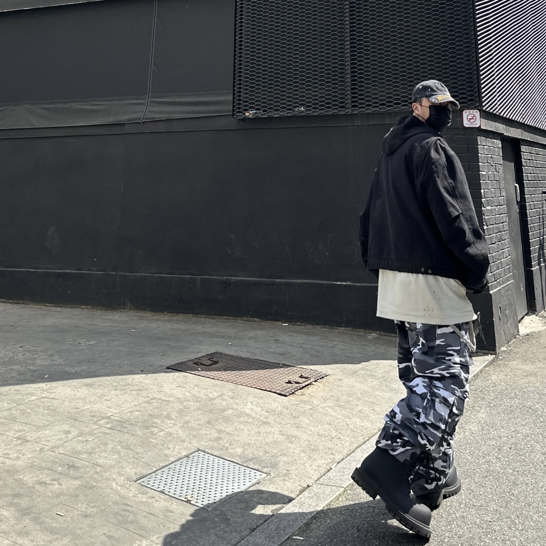 Project G/R Distressed Mud Work Jacket Black, Balenciaga XL Army Boots Full Eva Black 착용 스타일 - 3