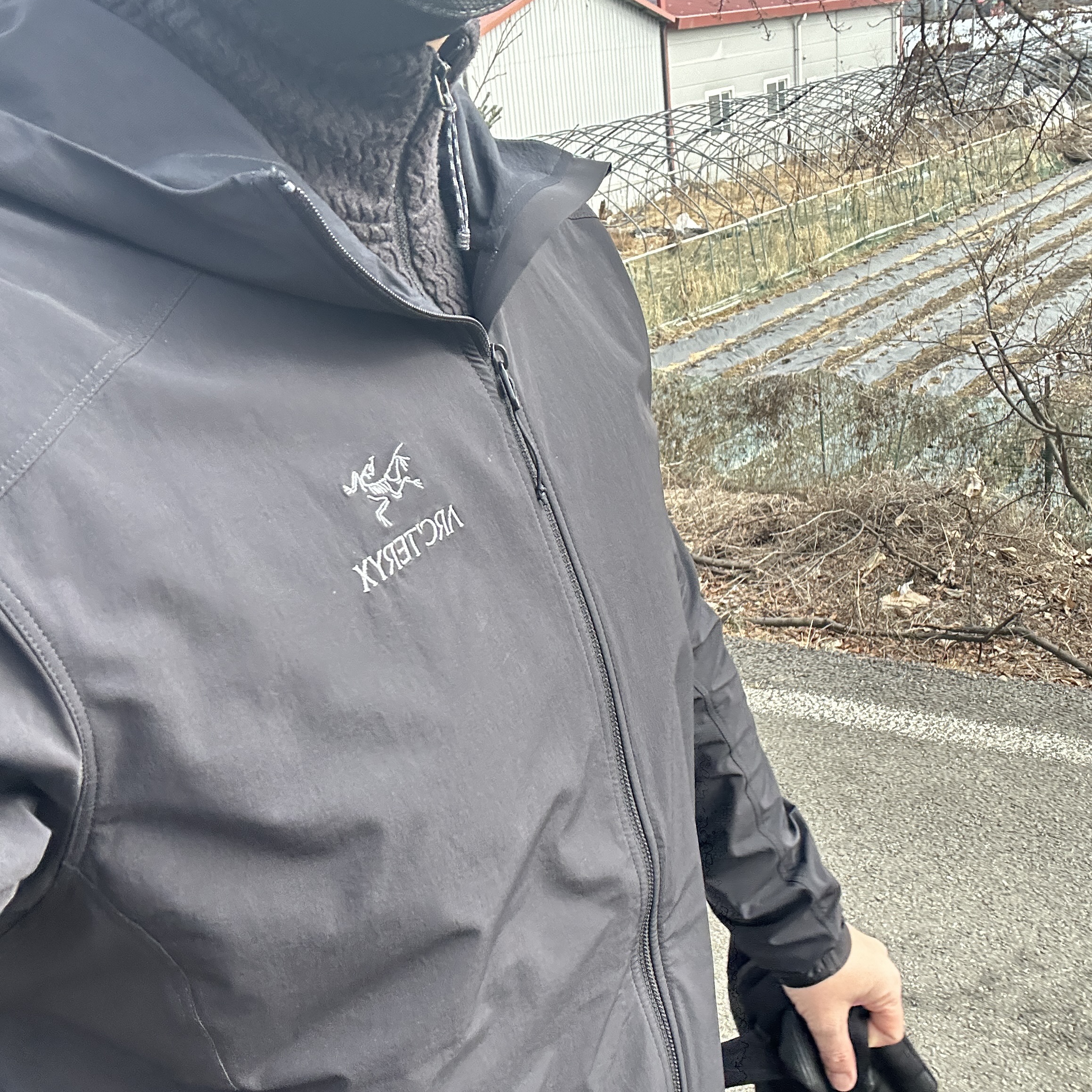 Arc'teryx Gamma SL Hoody Black 착용 스타일