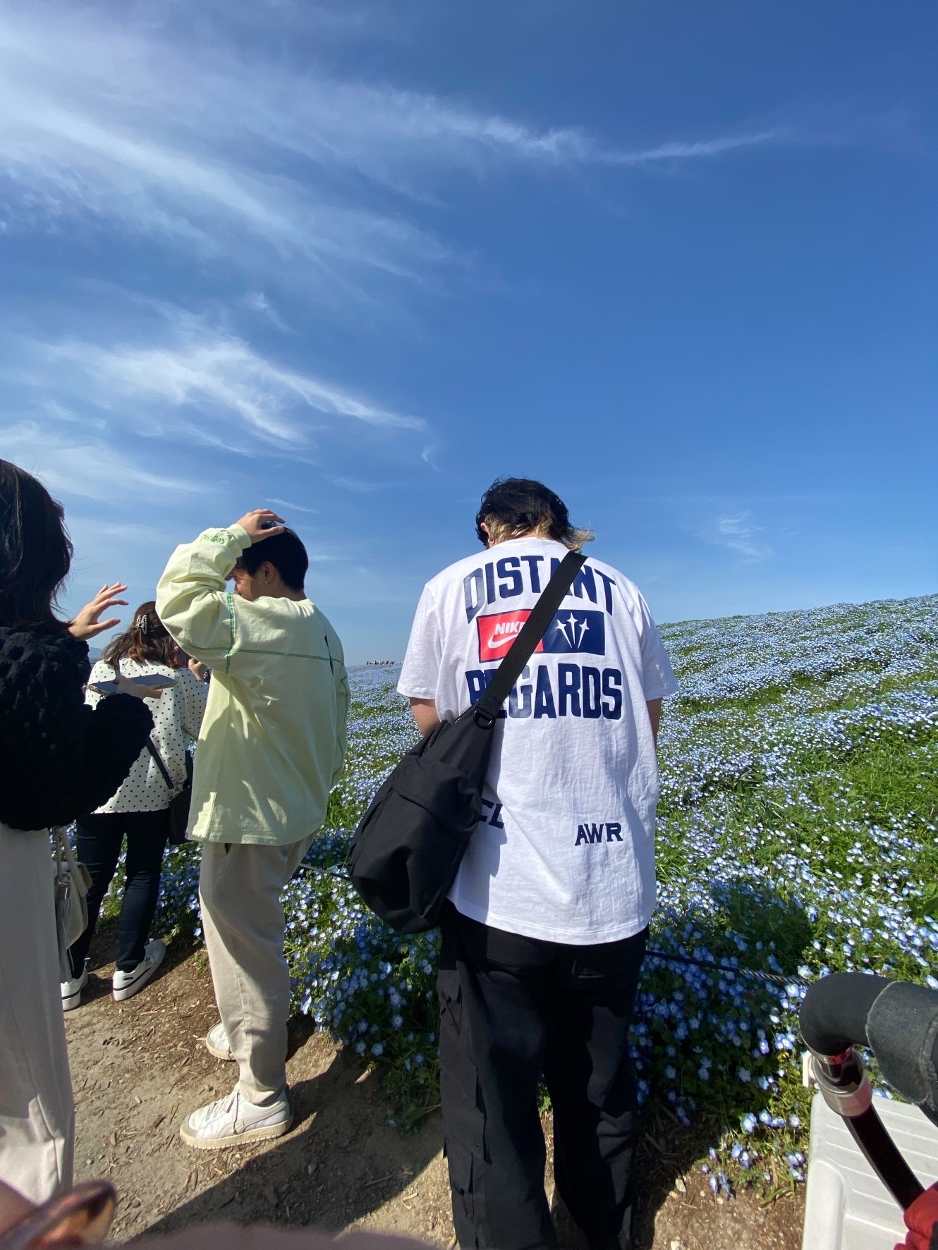 Nike x Drake Nocta x Cactus Plant Flea Market Souvenir Cactus T-Shirt White (DR2630-100), Supreme Field Messenger Bag Black - 23SS 착용 스타일 - 1