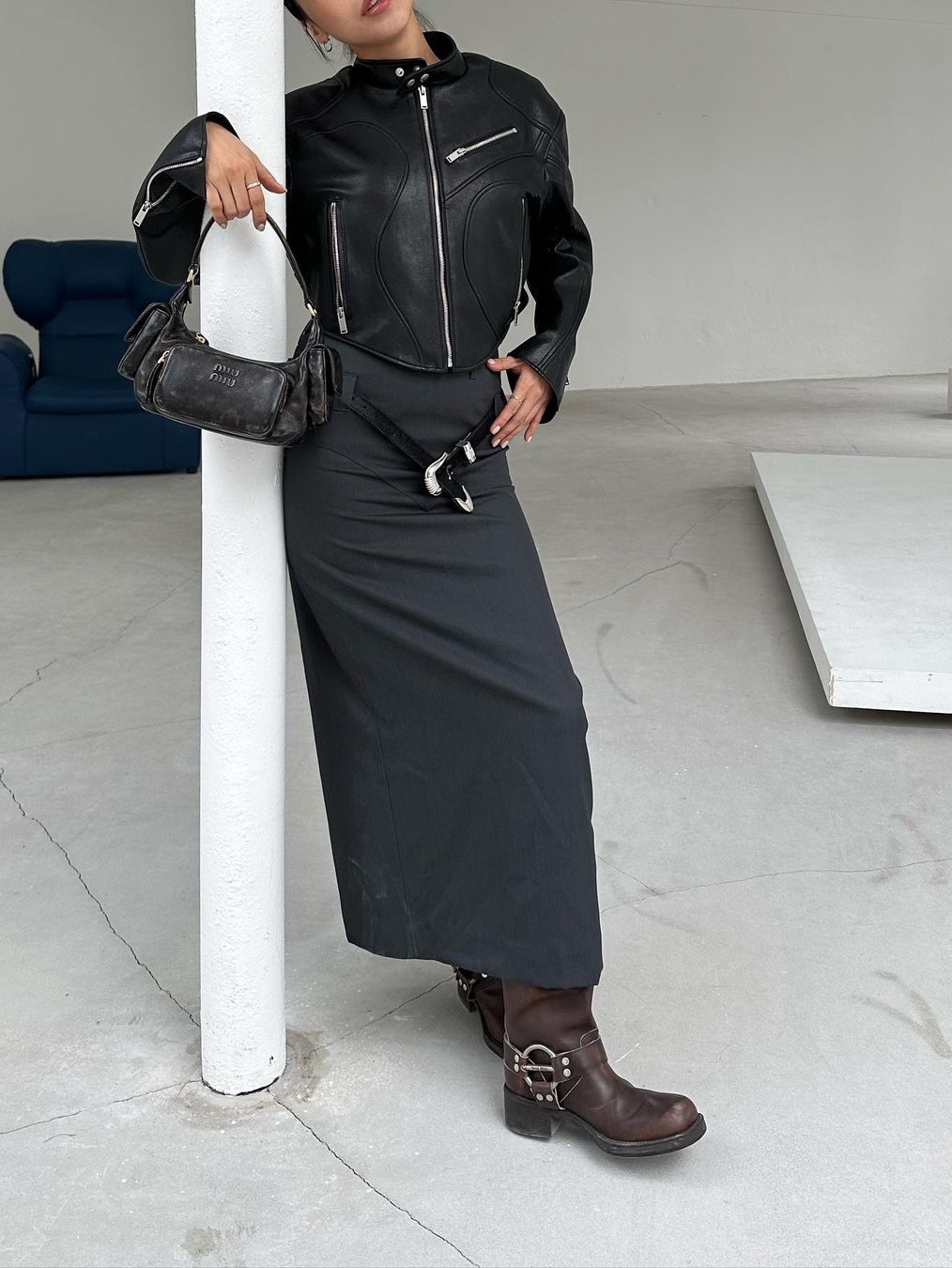 Miu Miu Nappa Leather Hobo Bag Black 착용 스타일