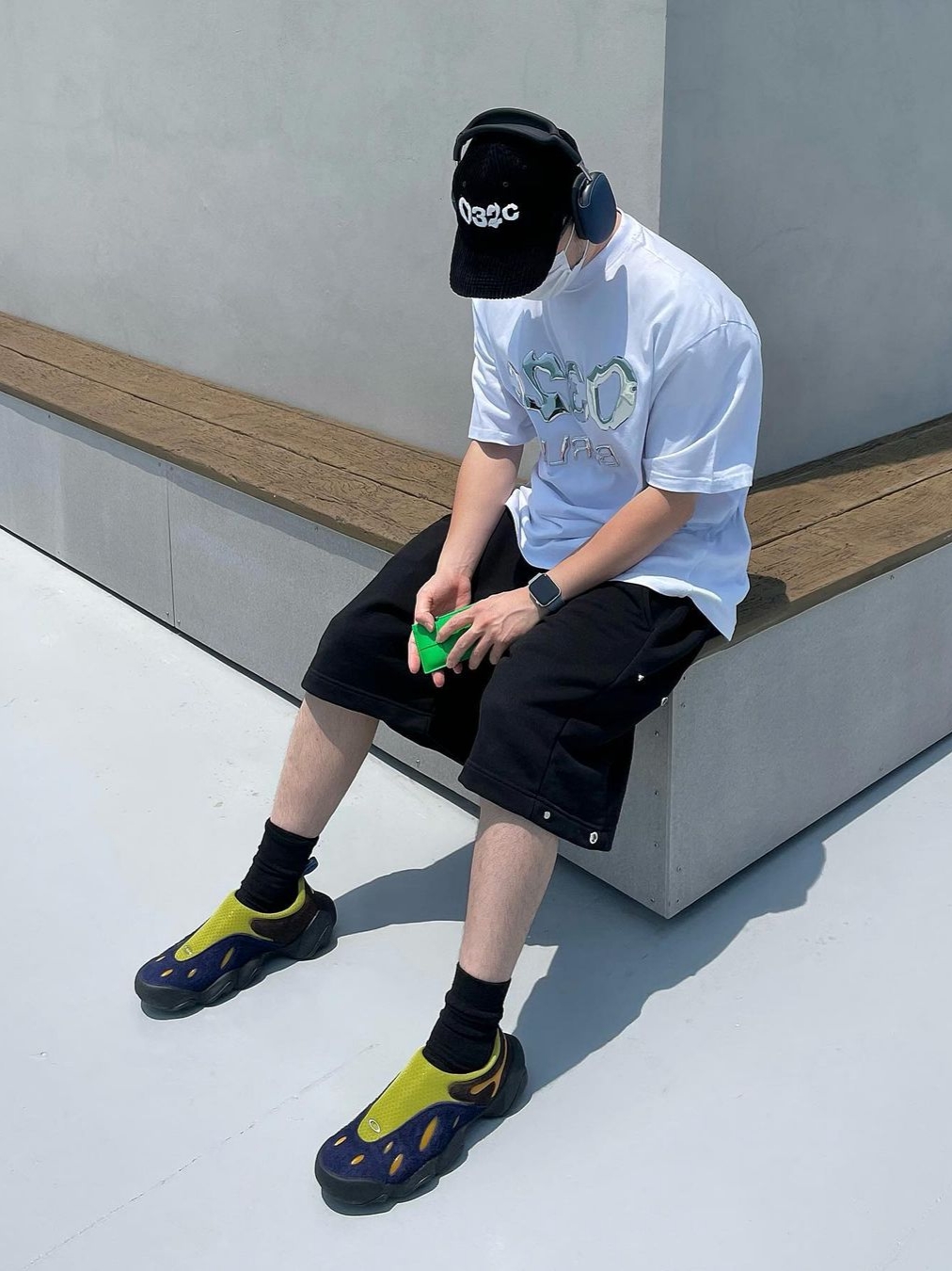 Apple AirPods Max Lightning Space Gray (Korean Ver.), Oakley Factory Team x Brain Dead Flesh Lime Blue Brown 착용 스타일
