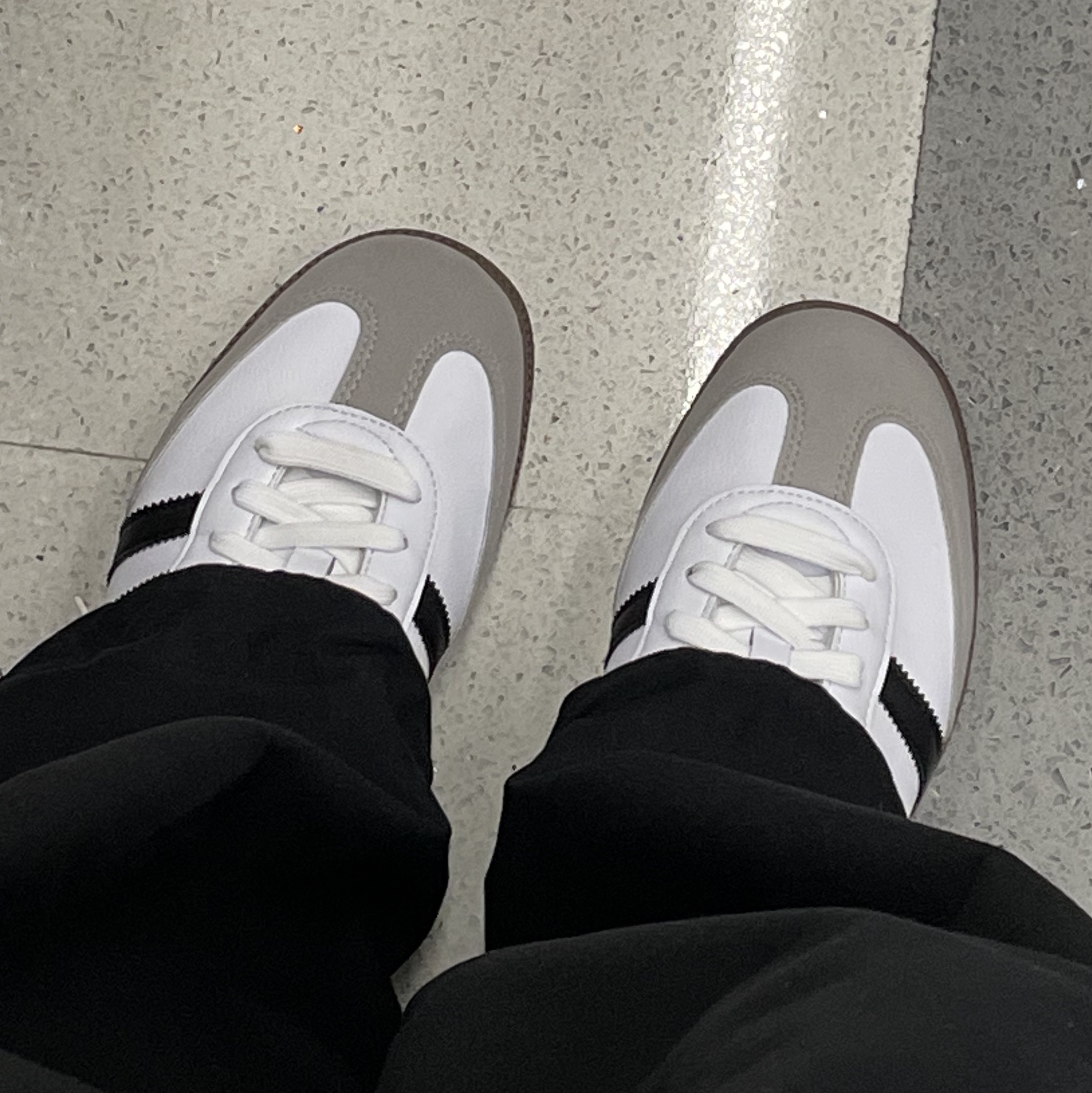 Adidas Samba Vegan White Black 착용 스타일 - 2